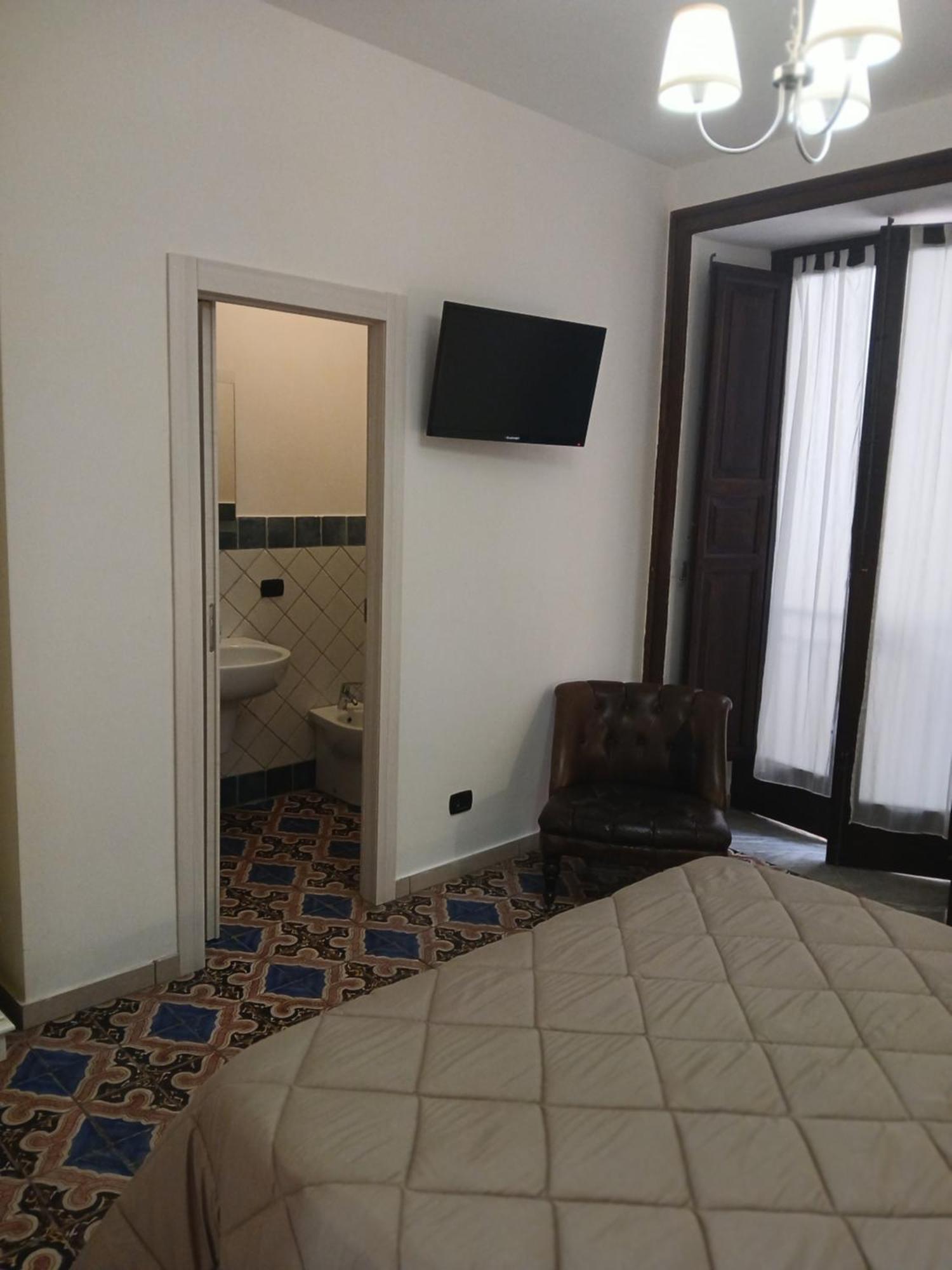 Family Room Private Bathroom