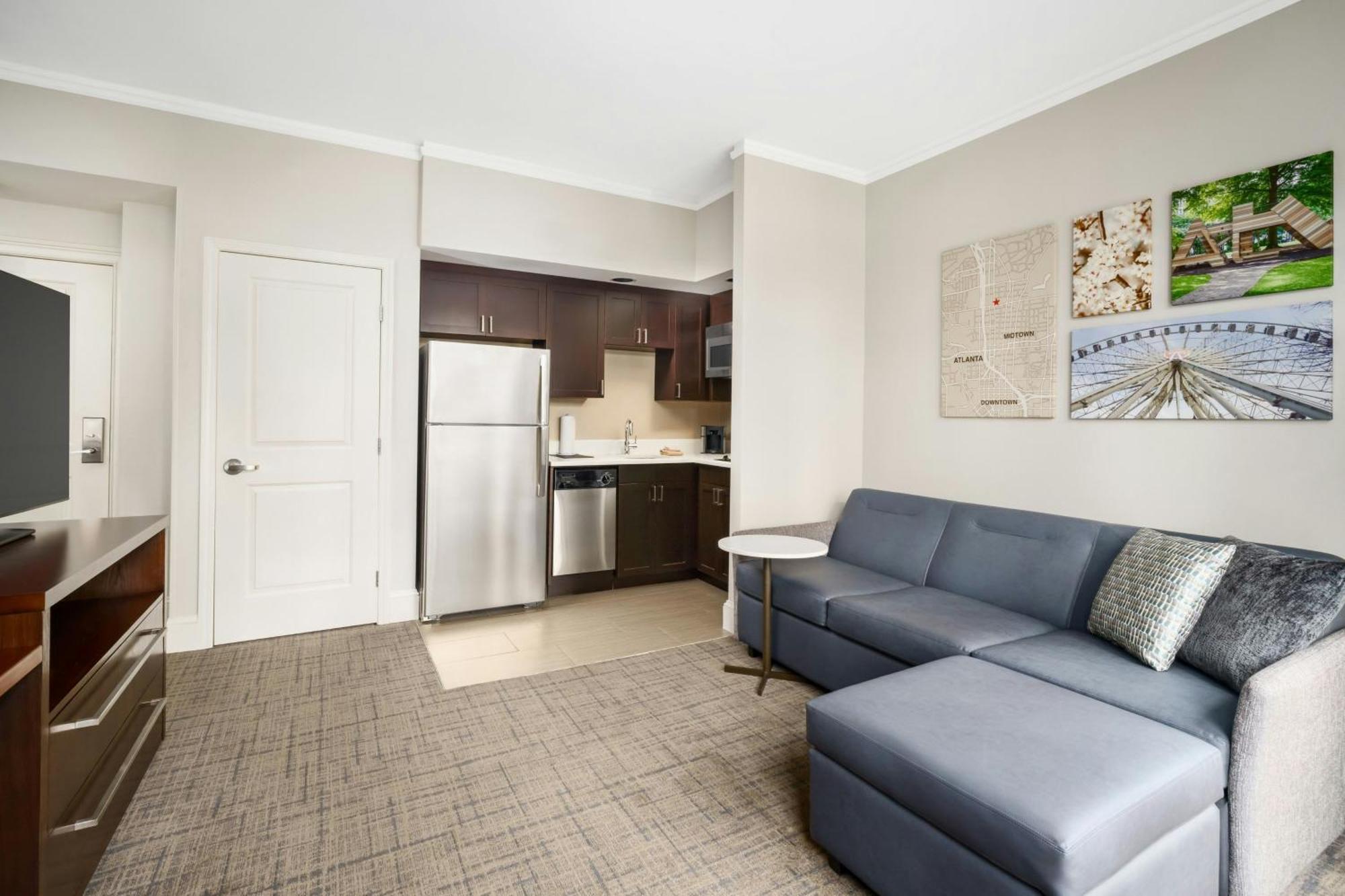 One-Bedroom Queen Suite Sofa Bed