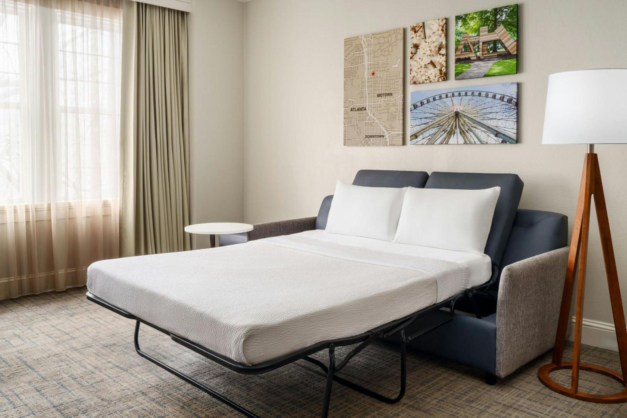 One-Bedroom Queen Suite