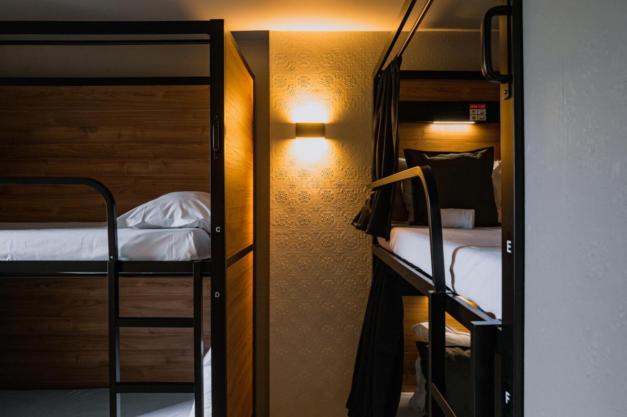Bed Mixed Dormitory Room