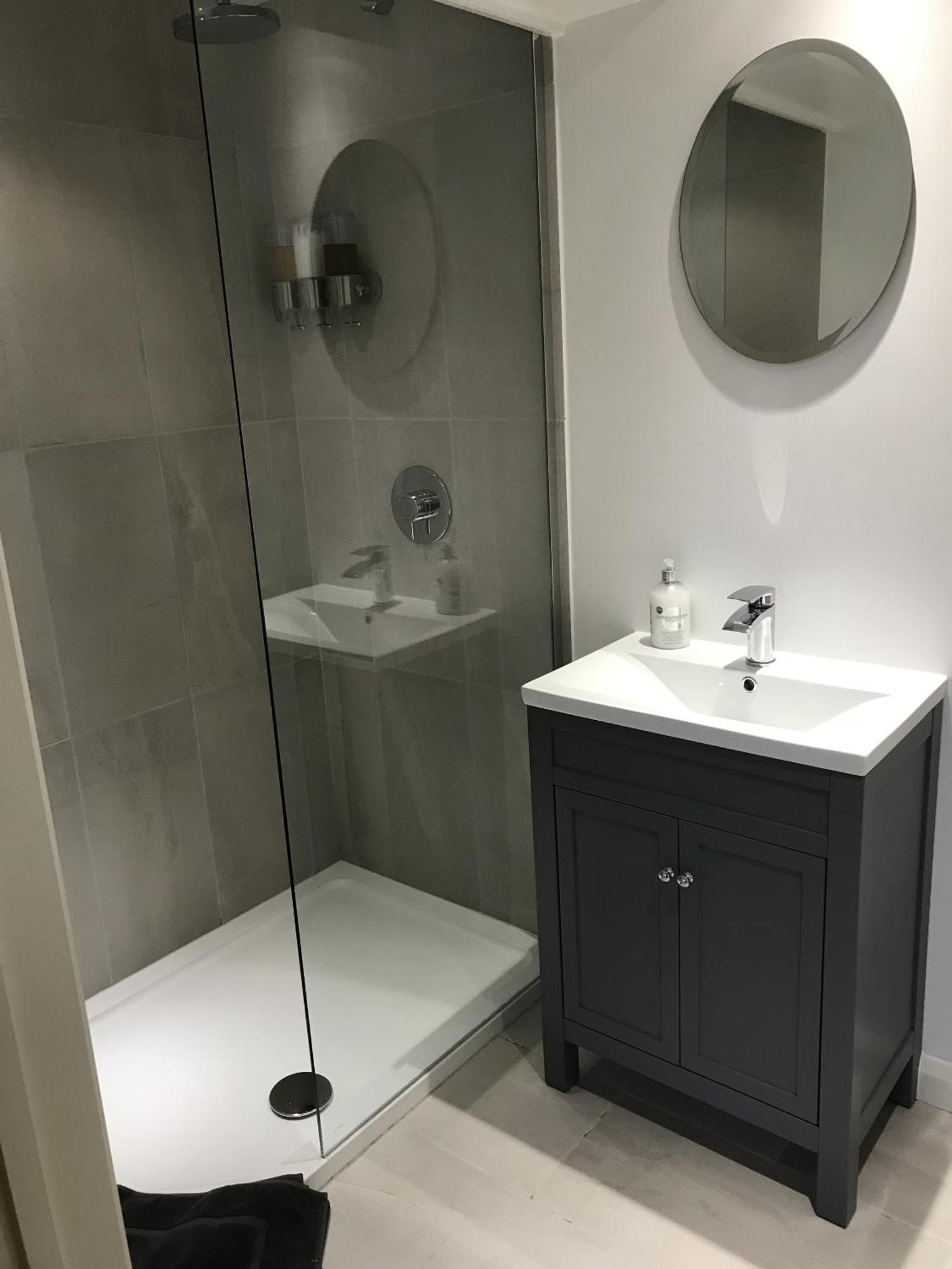 Twin Room Shower