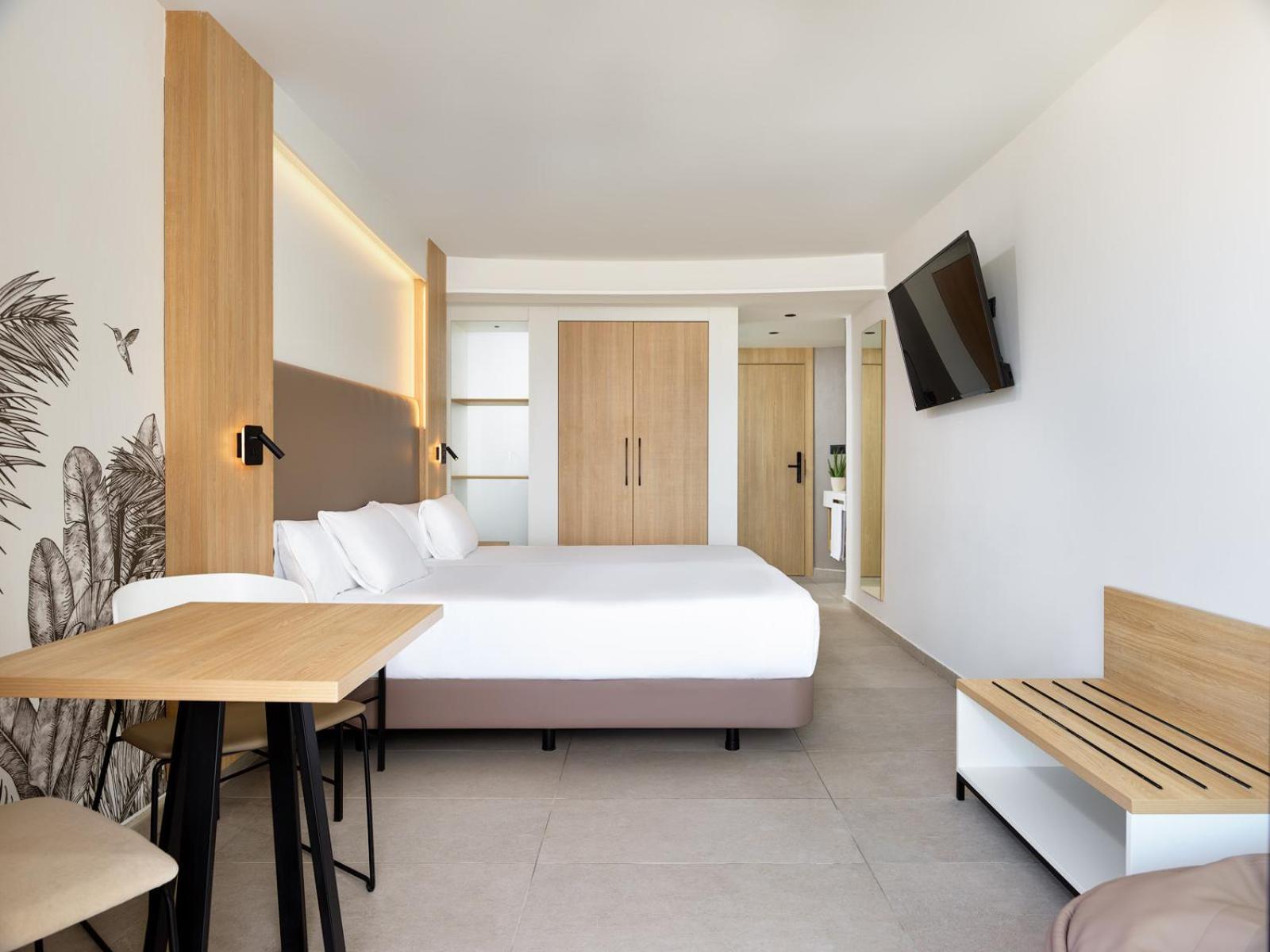 Double Room,1663815661:JPEG