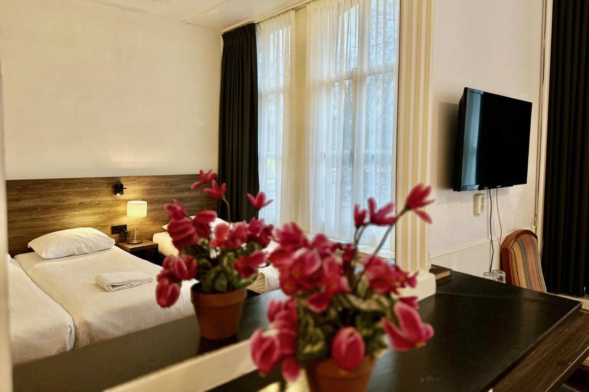 Vierbettzimmer mit eigenem Bad