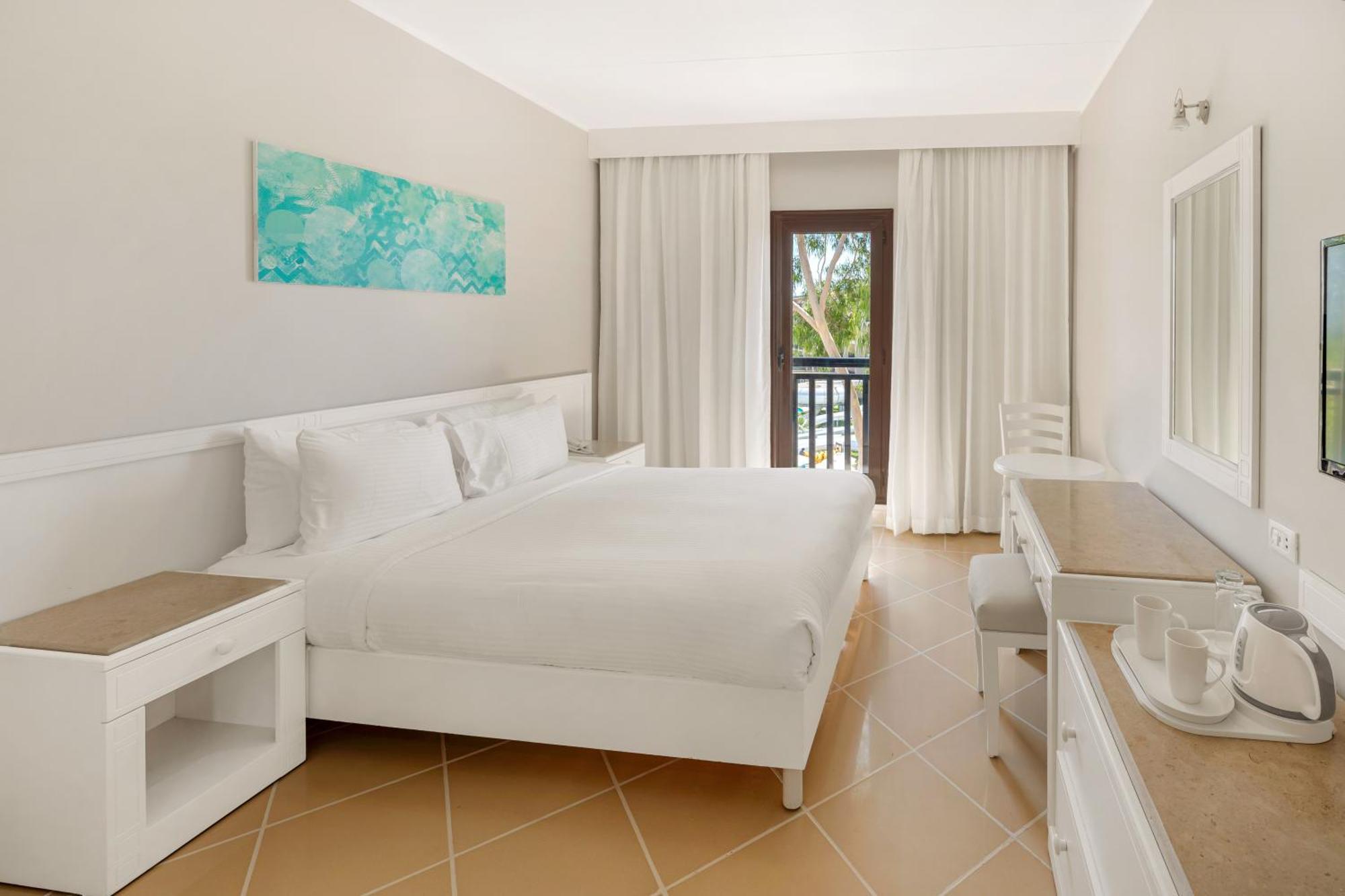 Standard room without balcony