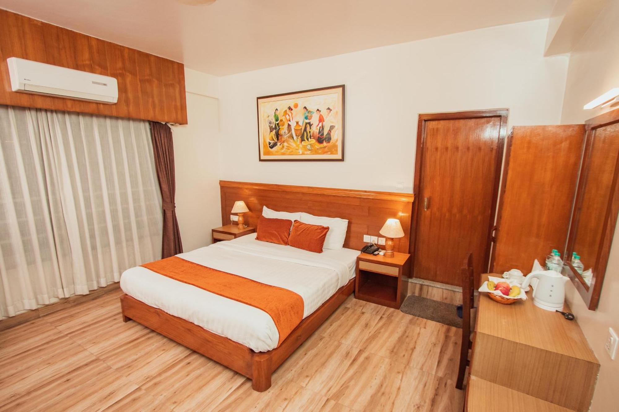 Deluxe Double or Twin Room Mountain View