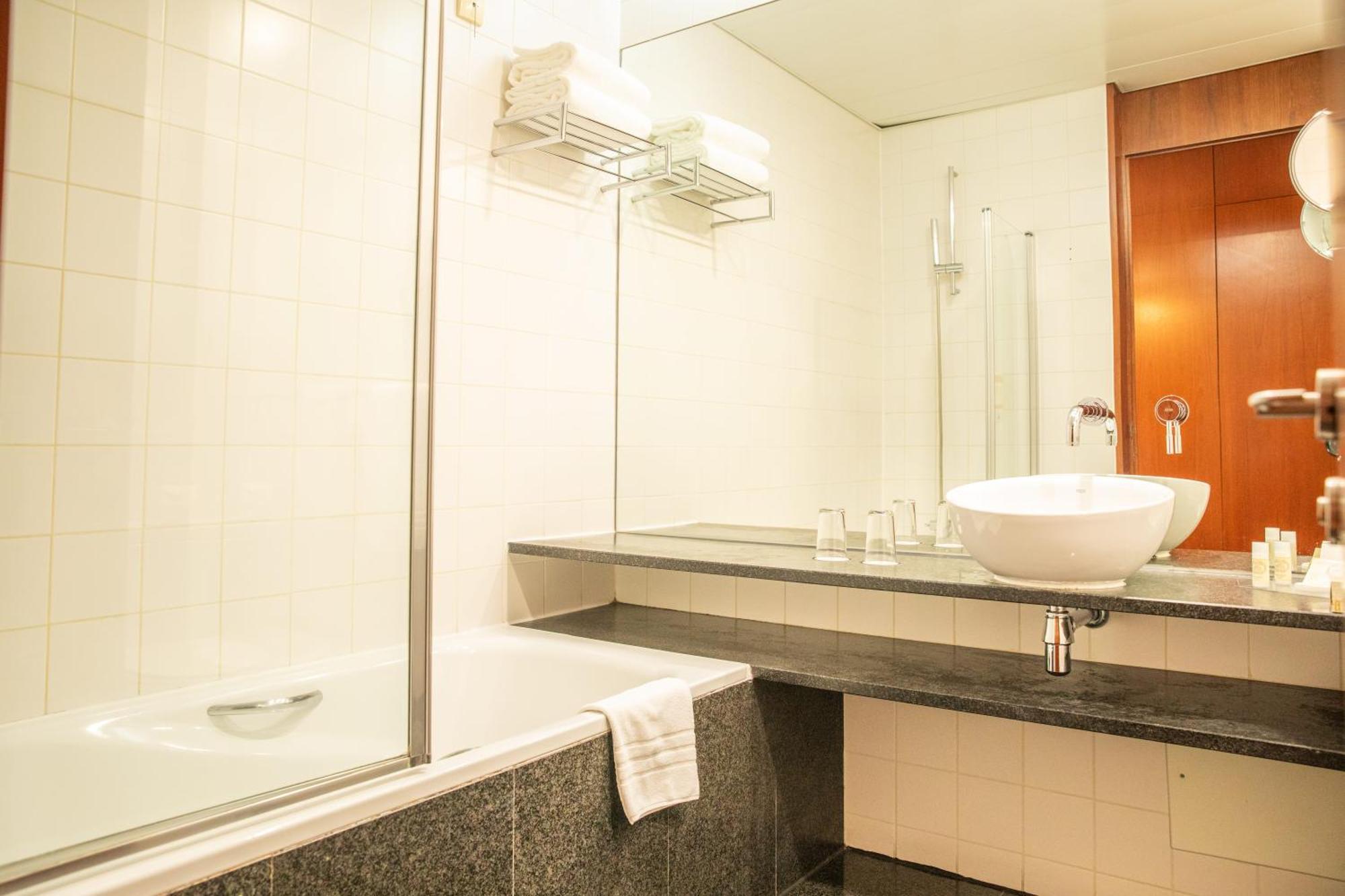 Quarto com Cama de Casal ou 2 de Solteiro