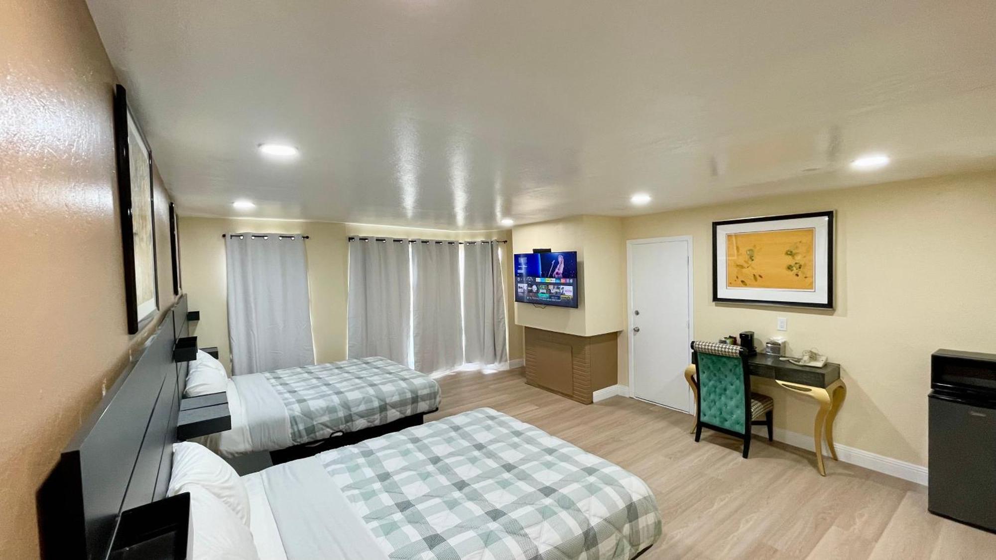 Queen Room Two Queen Beds