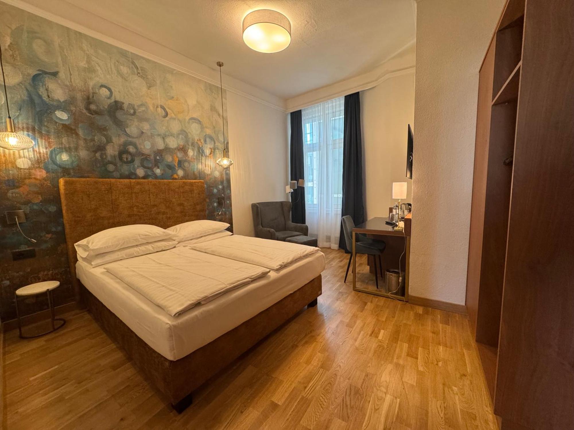 Classic Double Room