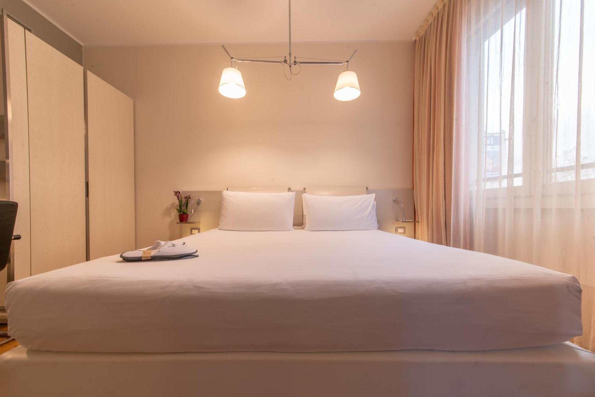 Superior Double Room King Bed