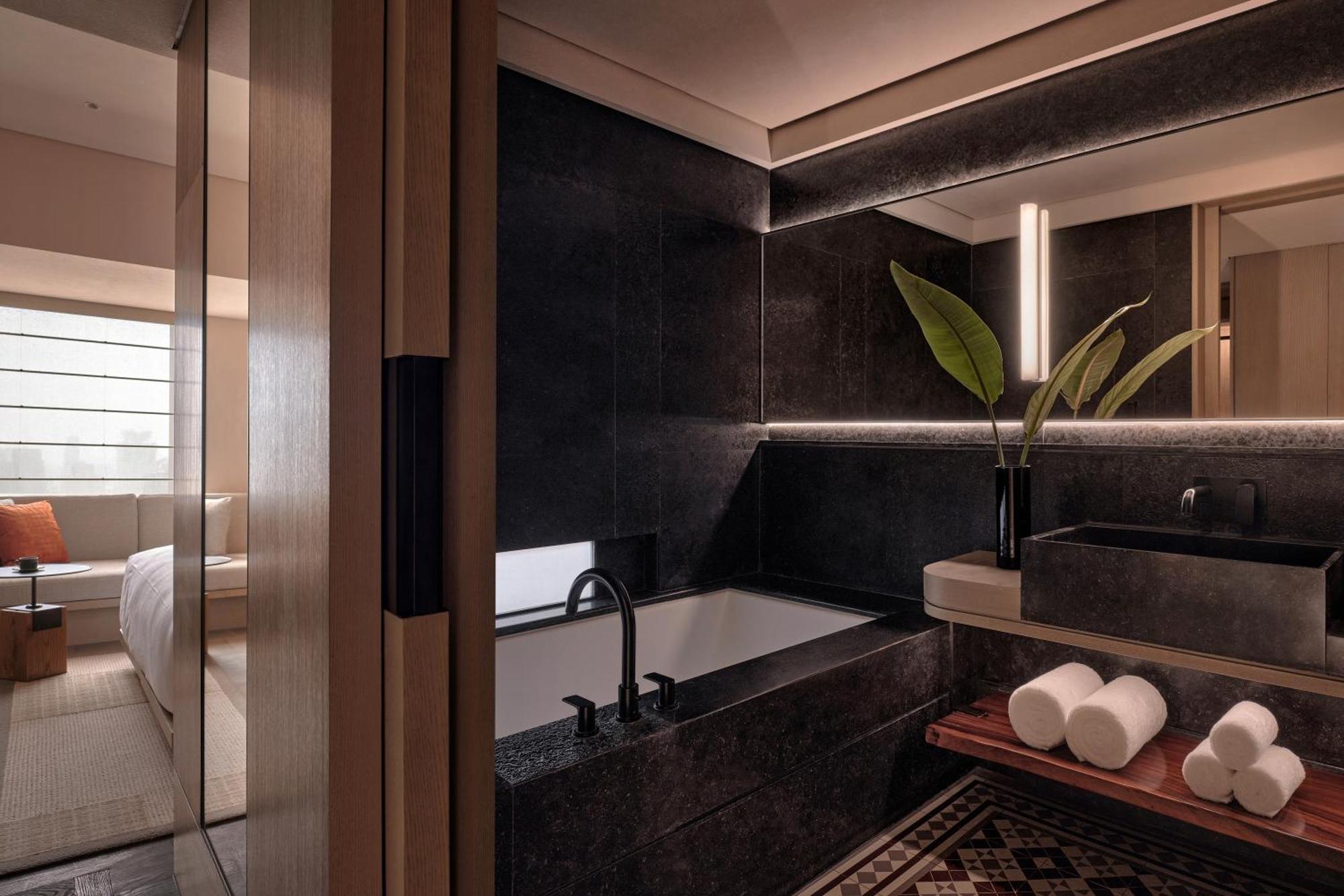 King Room Shikumen View