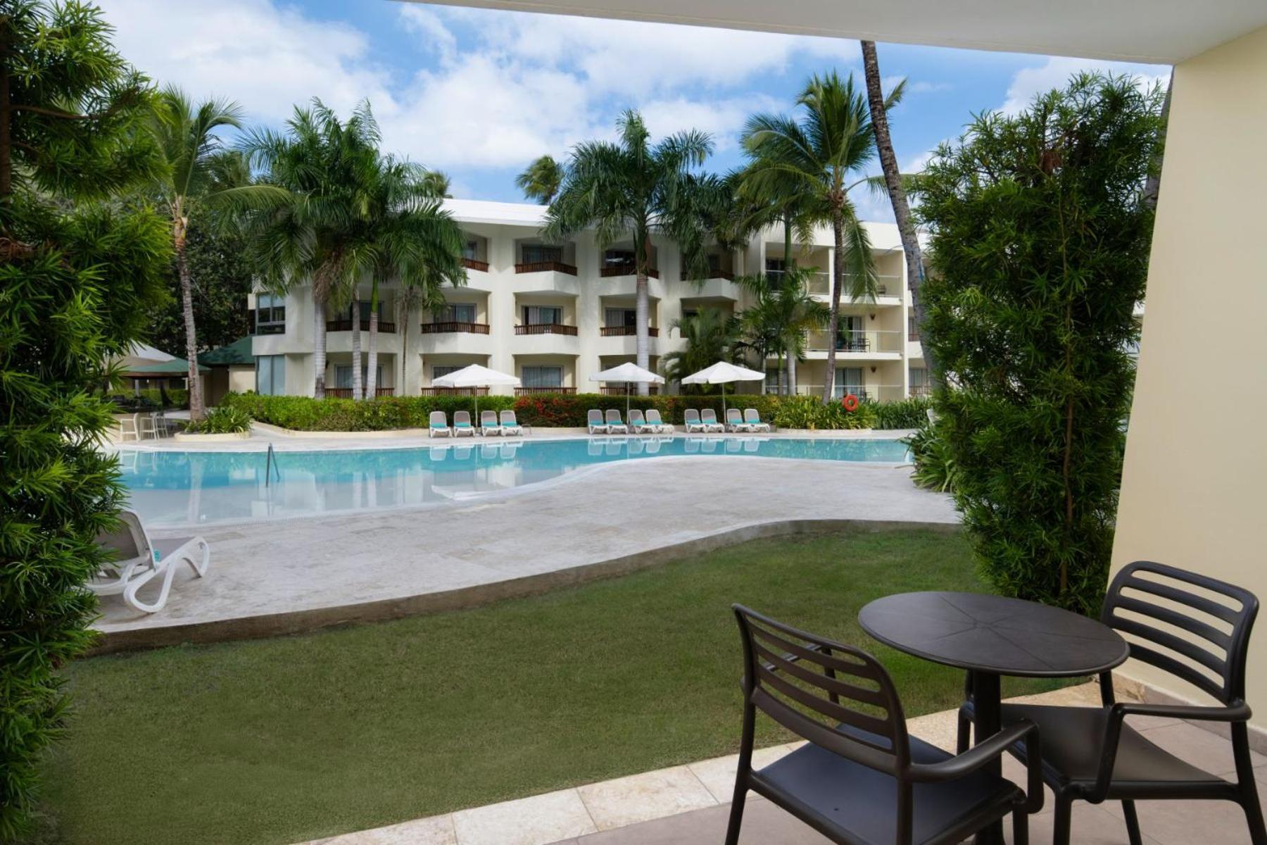 Jr. Suite Premium Pool View