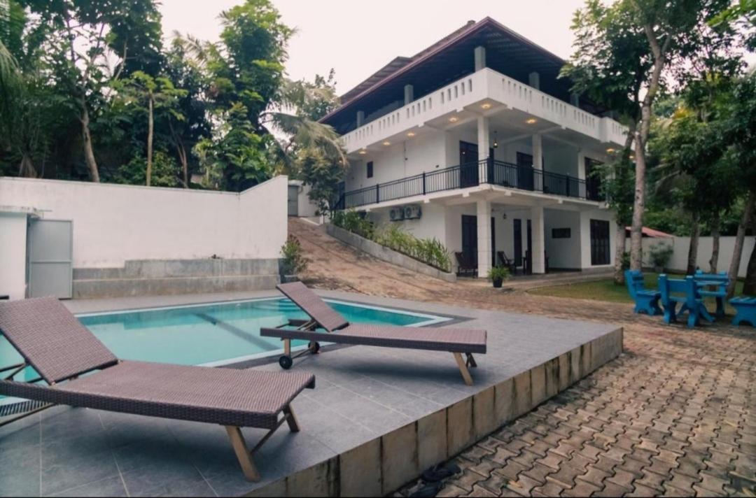 Bungalow Water Front
