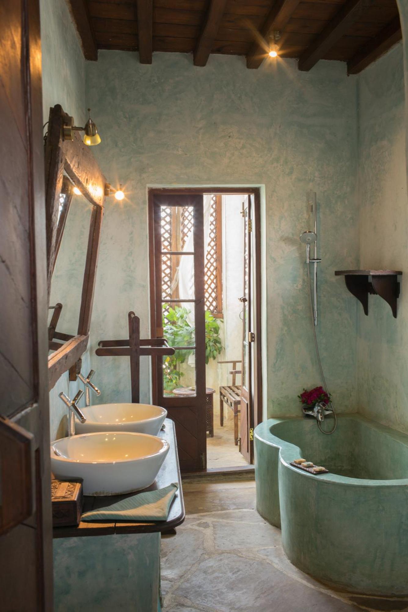 Twin Room Private Bathroom