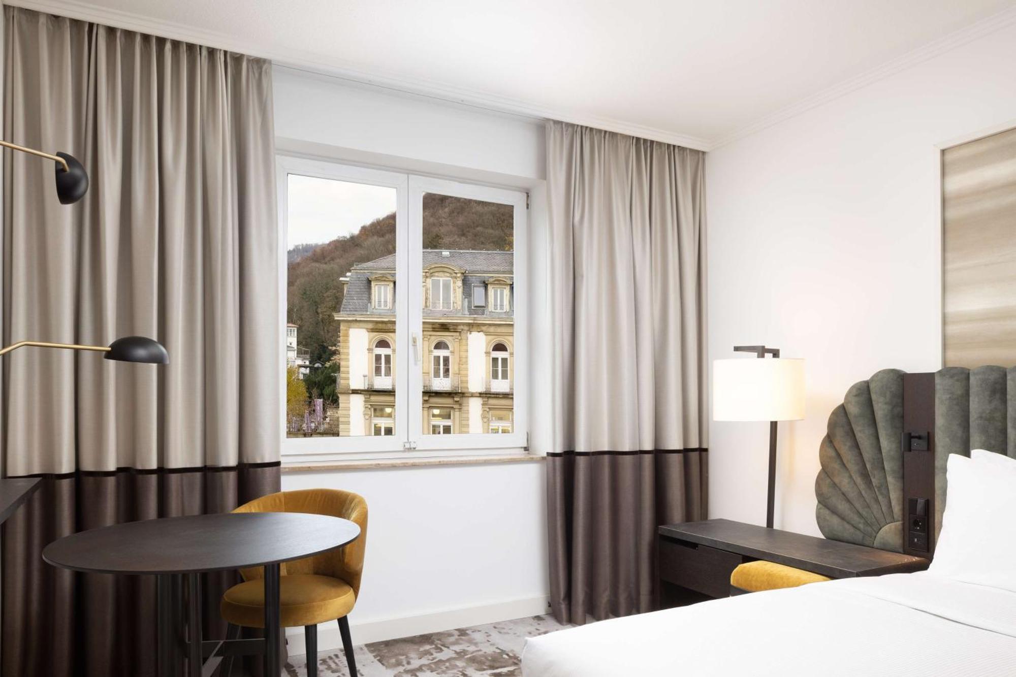 Deluxe Queen Room