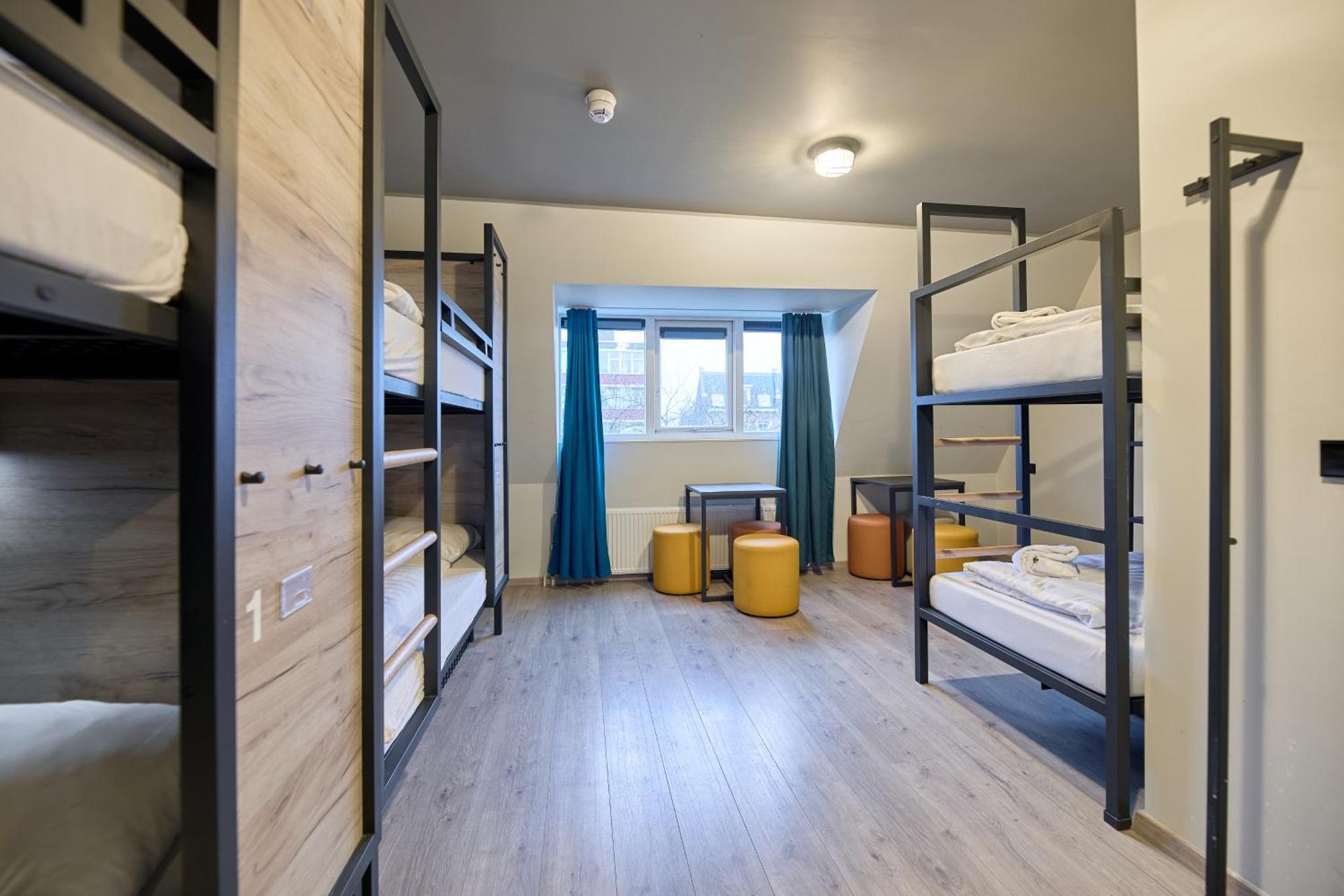 Bed 6-Bed Dormitory Room