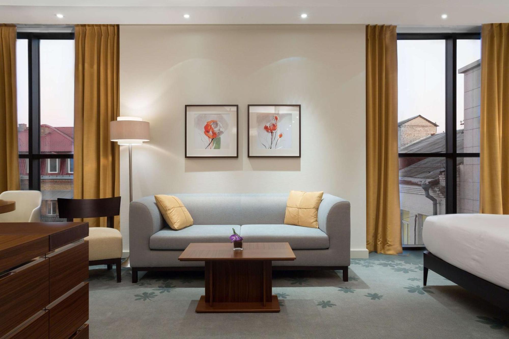 Executive Premium King Room Lounge Access