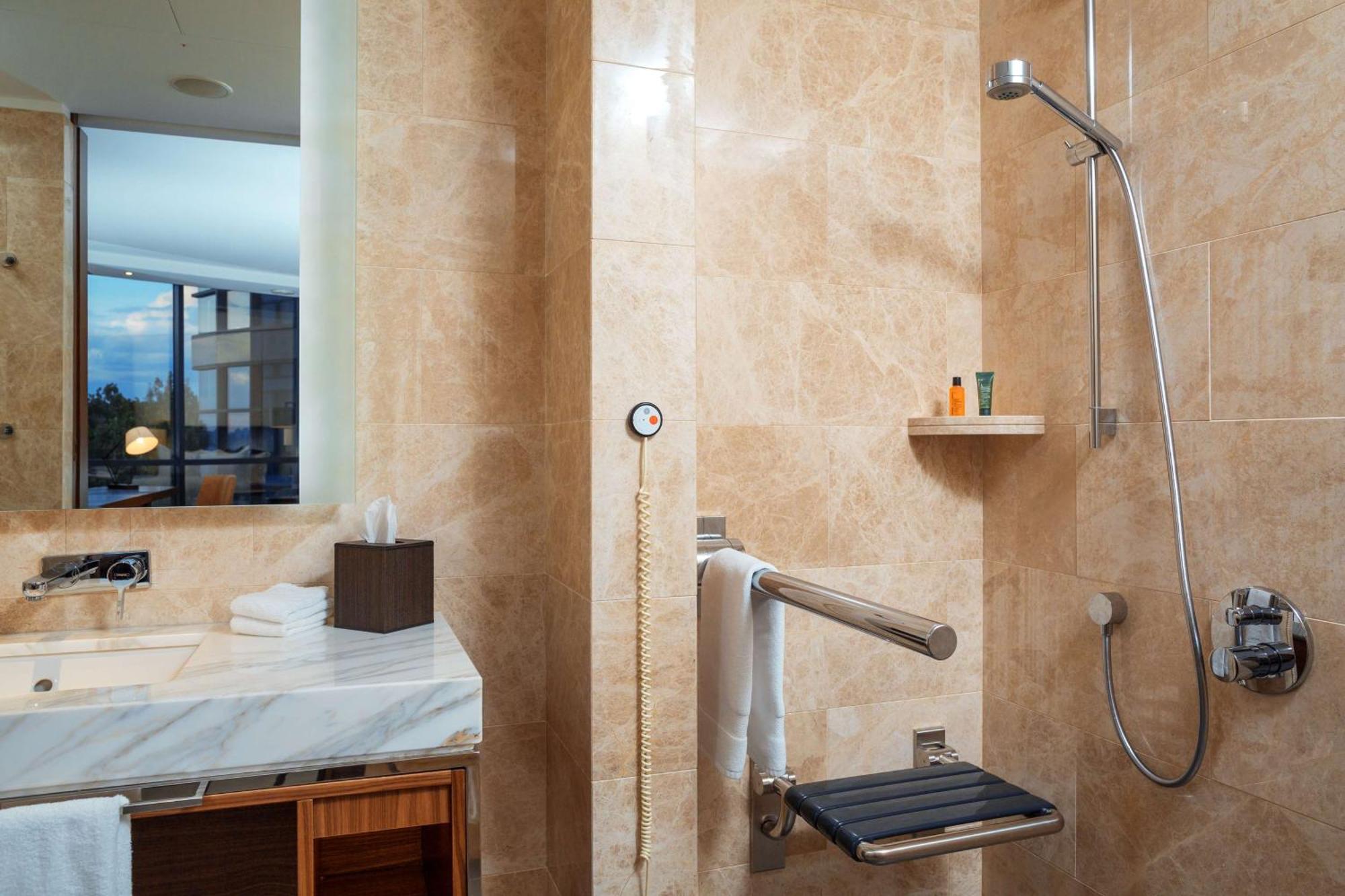 King Room Mobility Access