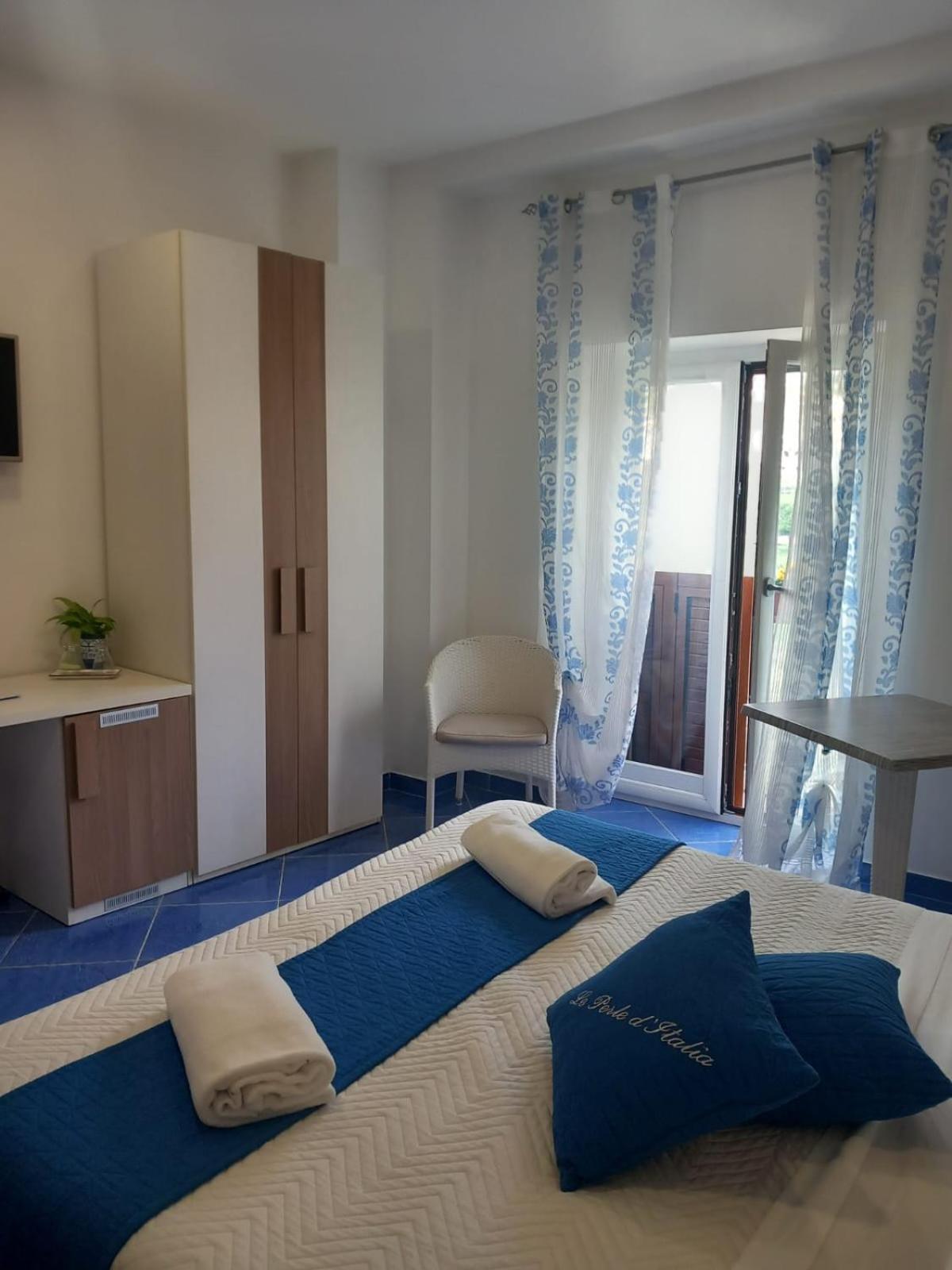 Double or Twin Room Mountain View
