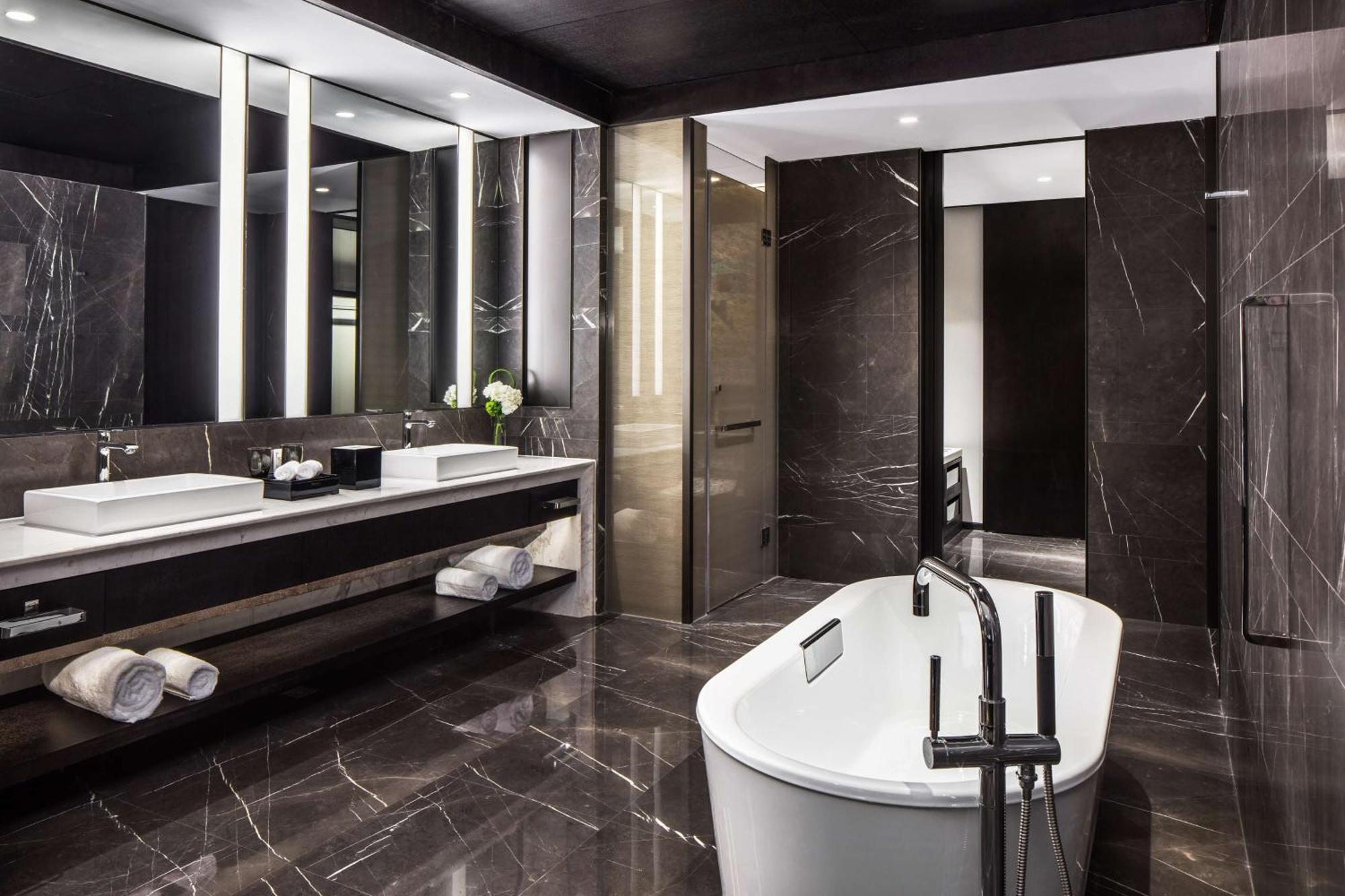Suite King con Vista Lago e Accesso Lounge