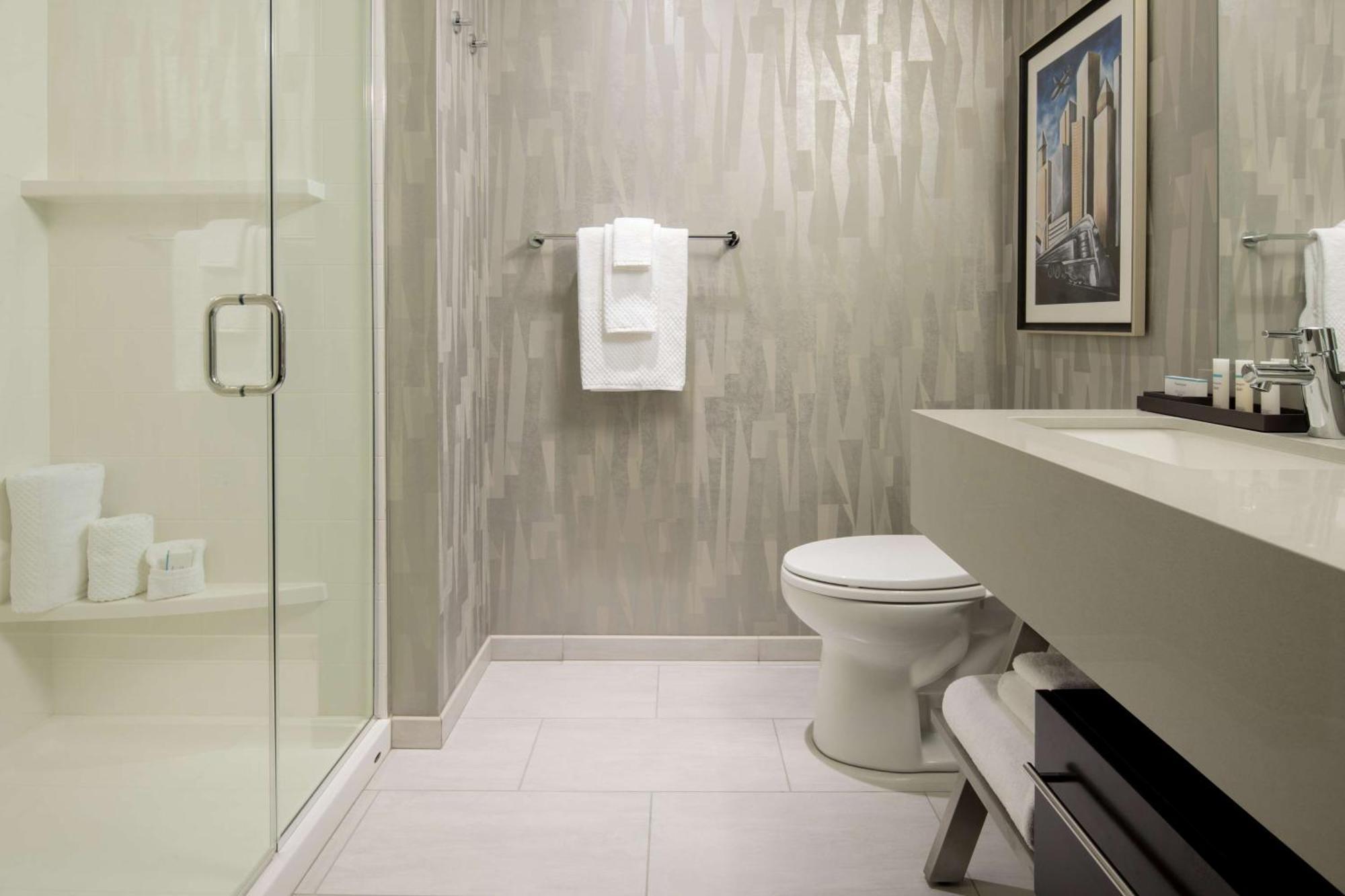 Deluxe Double Room Bath