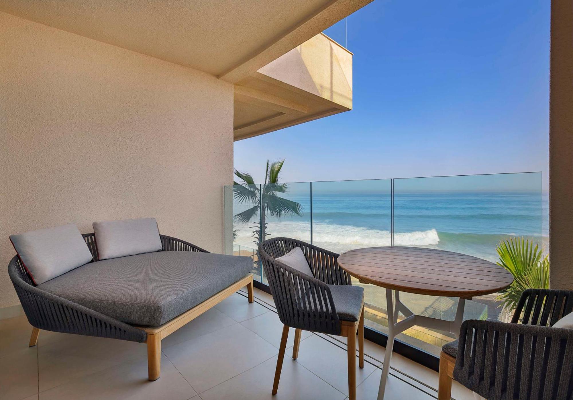 Deluxe King Room Ocean View