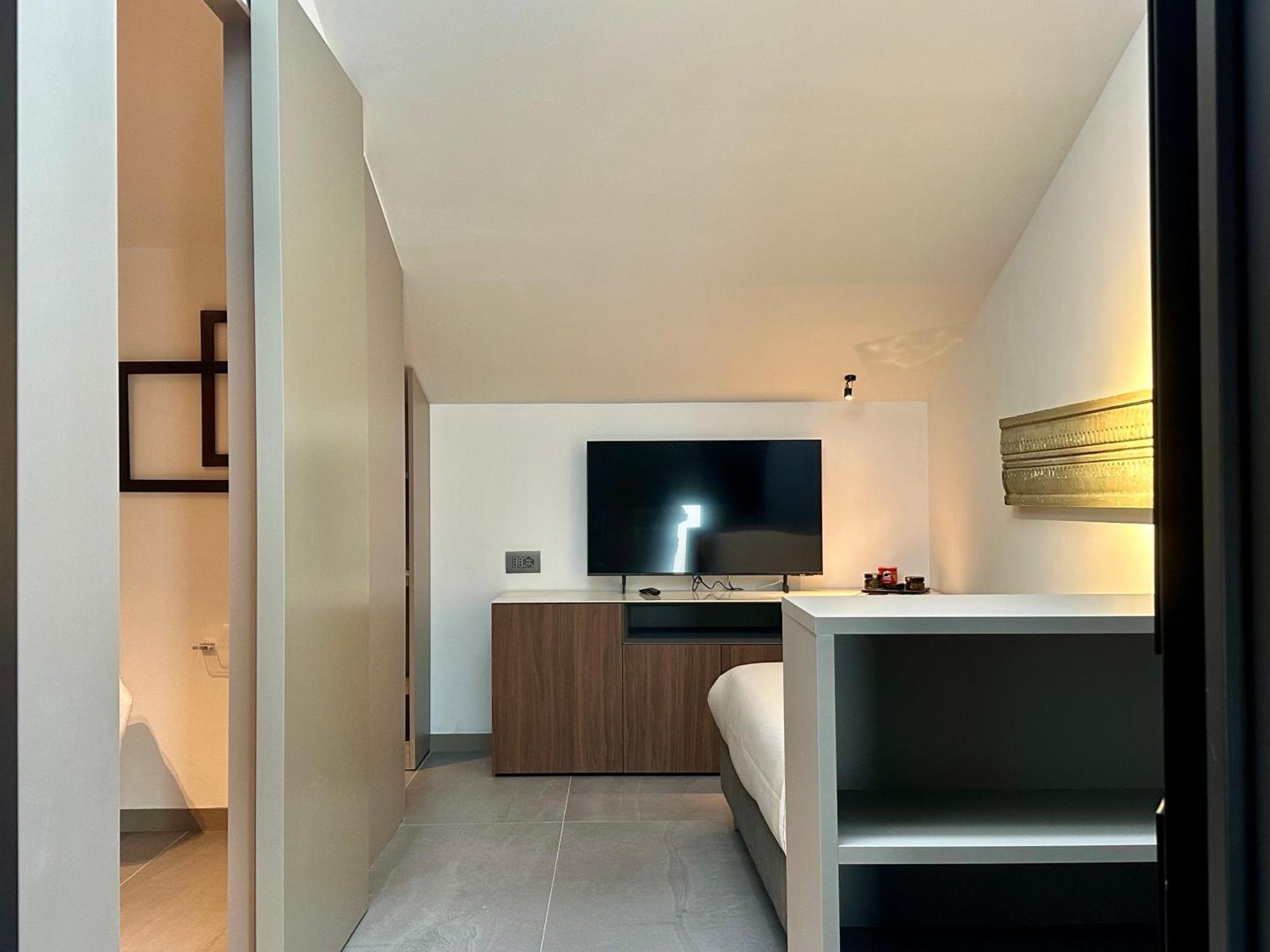 Roof Single Room