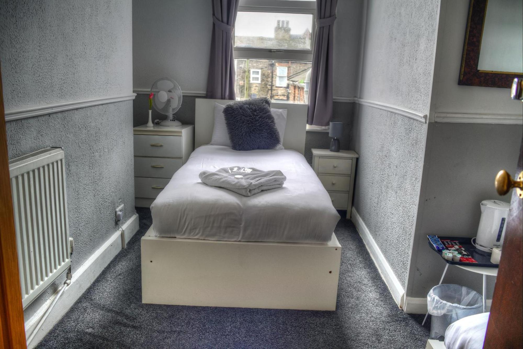 Standard Single Room with Shared Bathroom