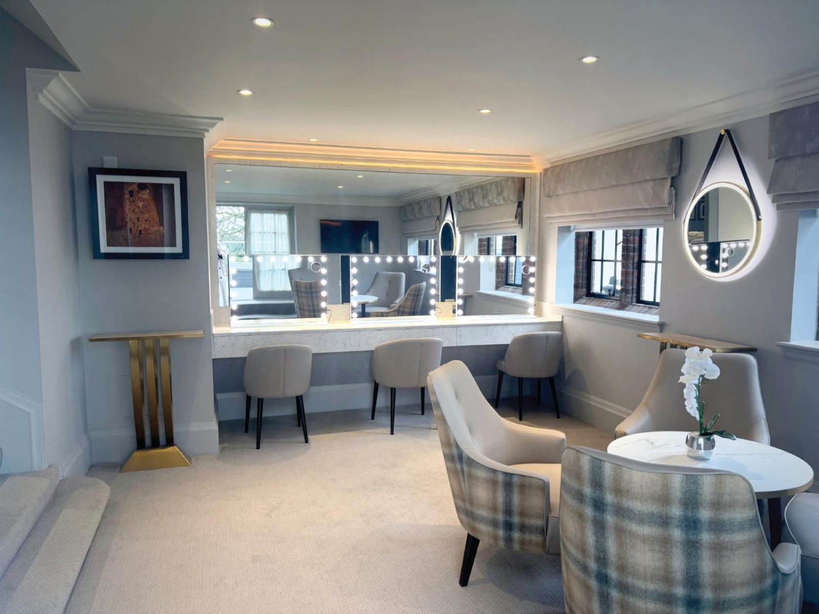 Suite with Hot Tub,1658065157:JPEG