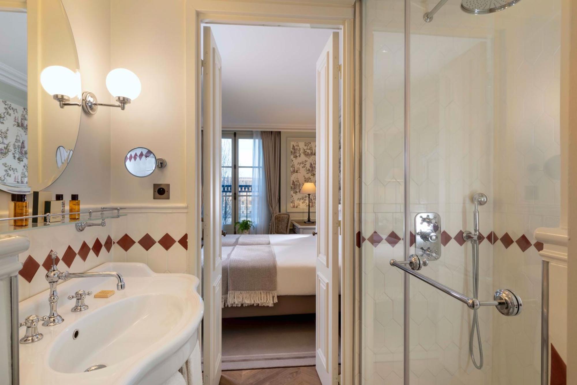 Two Prestige Connecting Rooms Seine River View,1687461567:JPEG