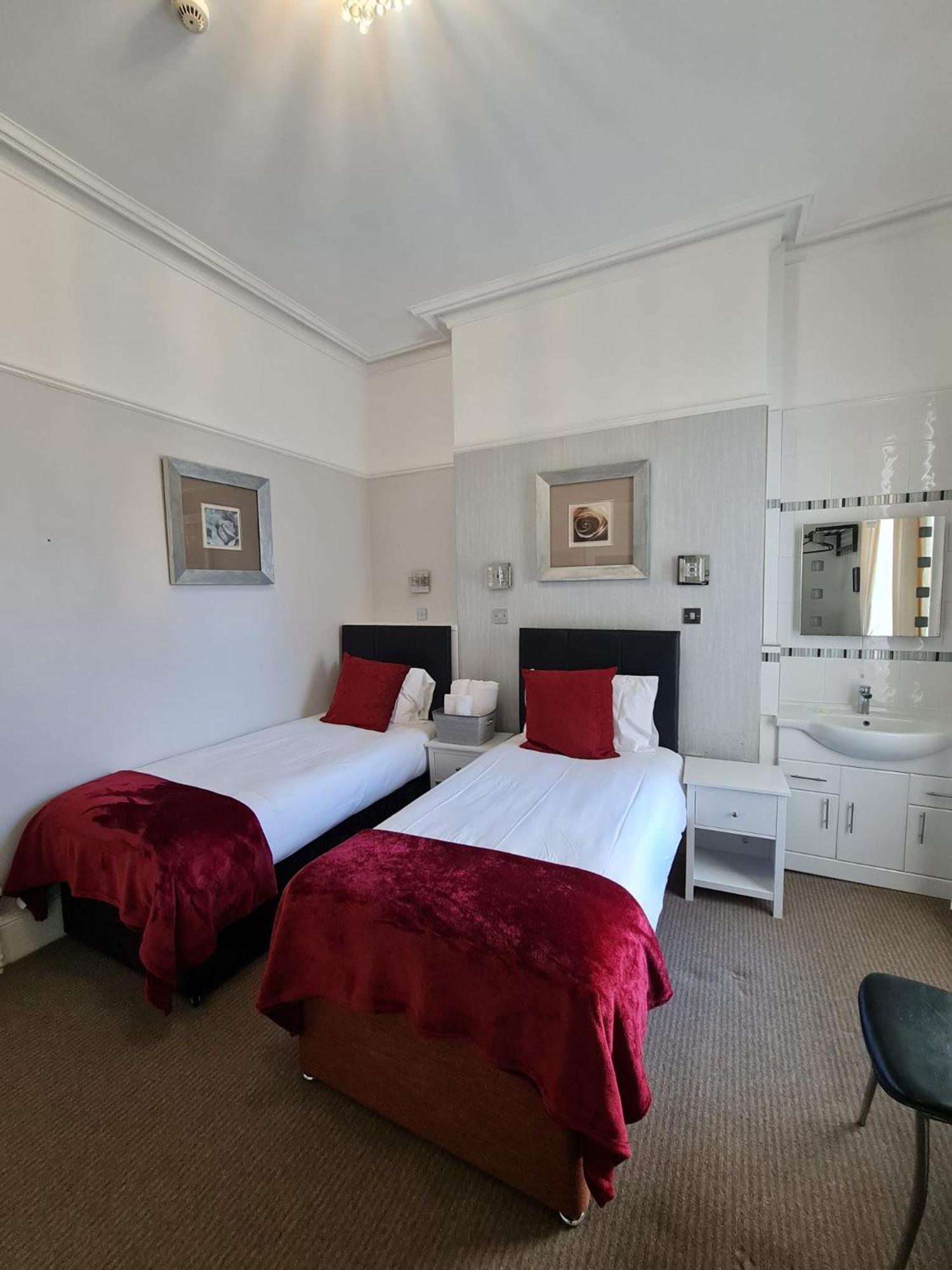 Room1 Ground Floor En-suite Twin or Double Room