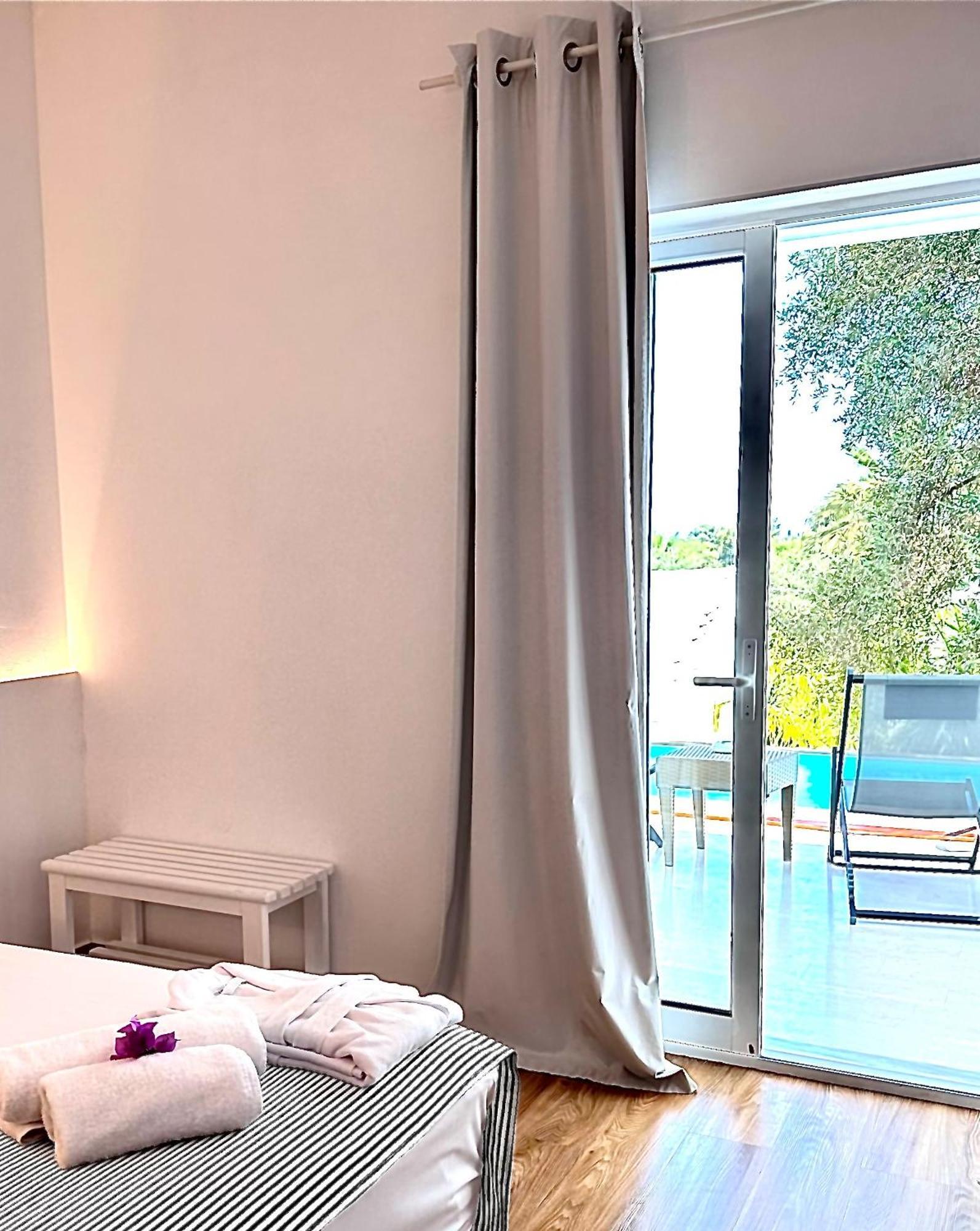 Junior Suite Sharing Pool