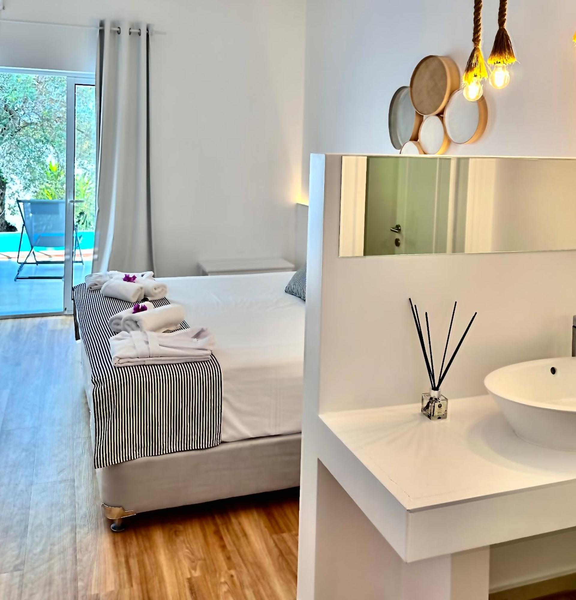 Junior Suite Sharing Pool