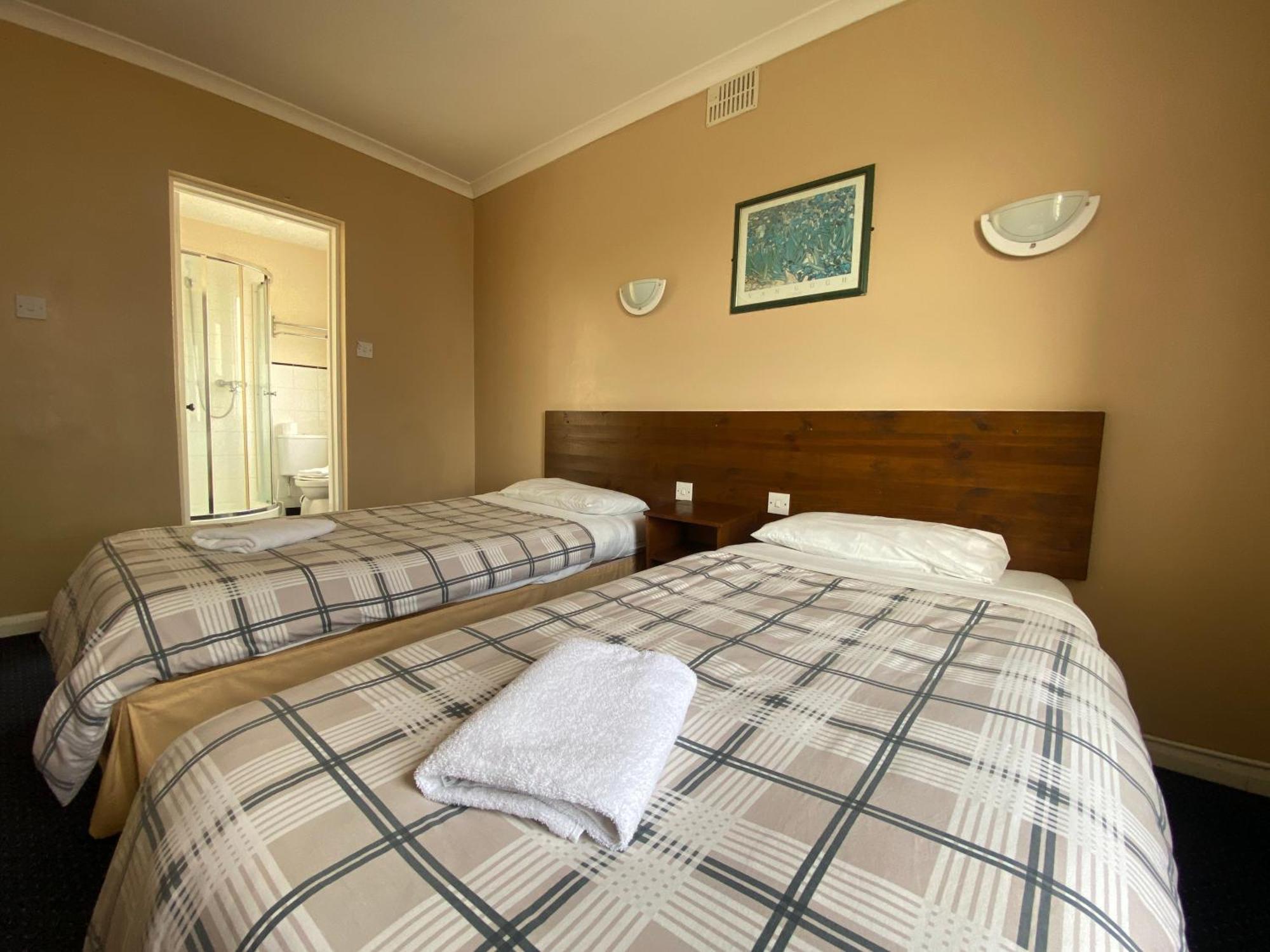 Standard Twin Room