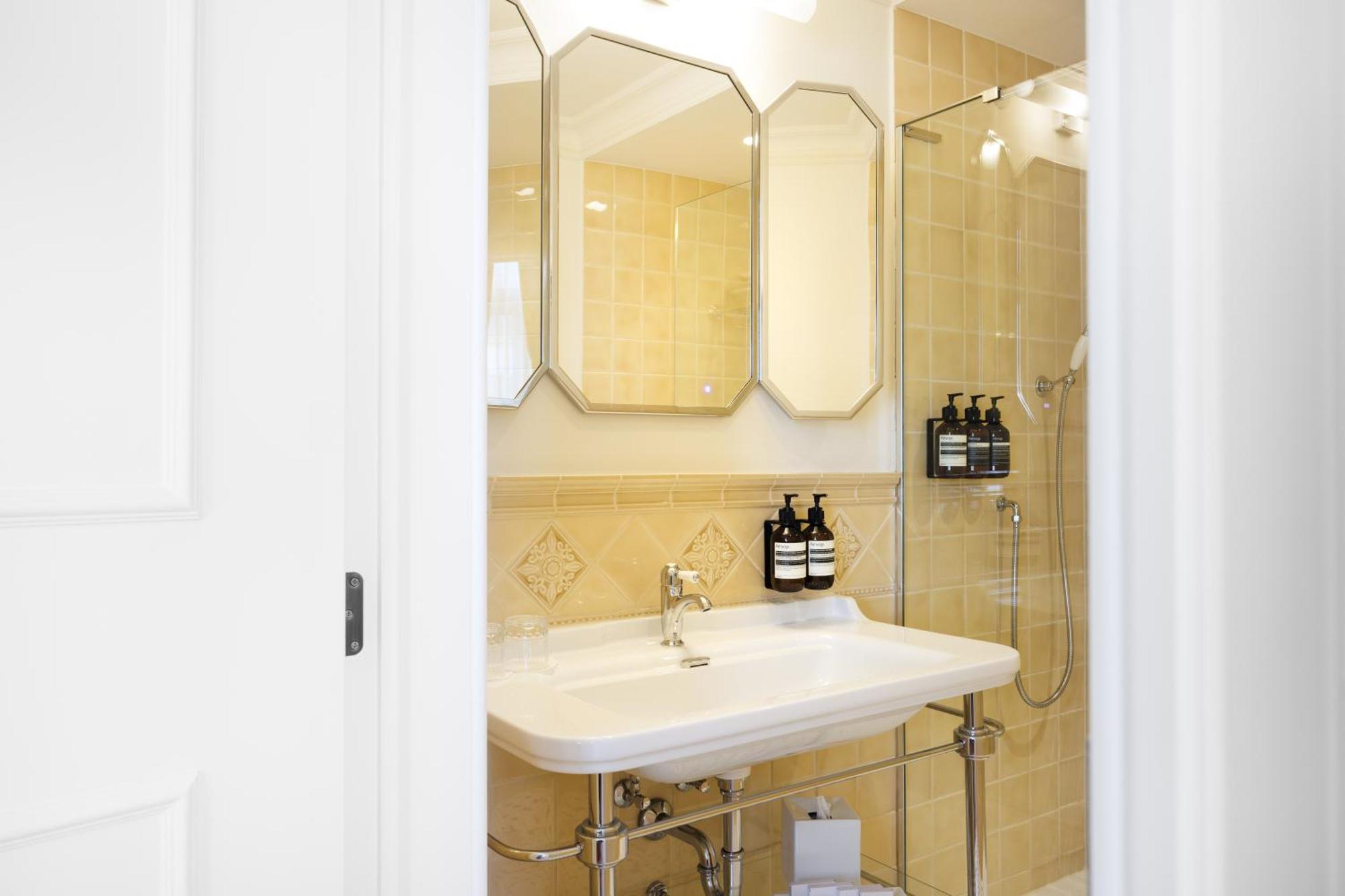 Orchid Suite