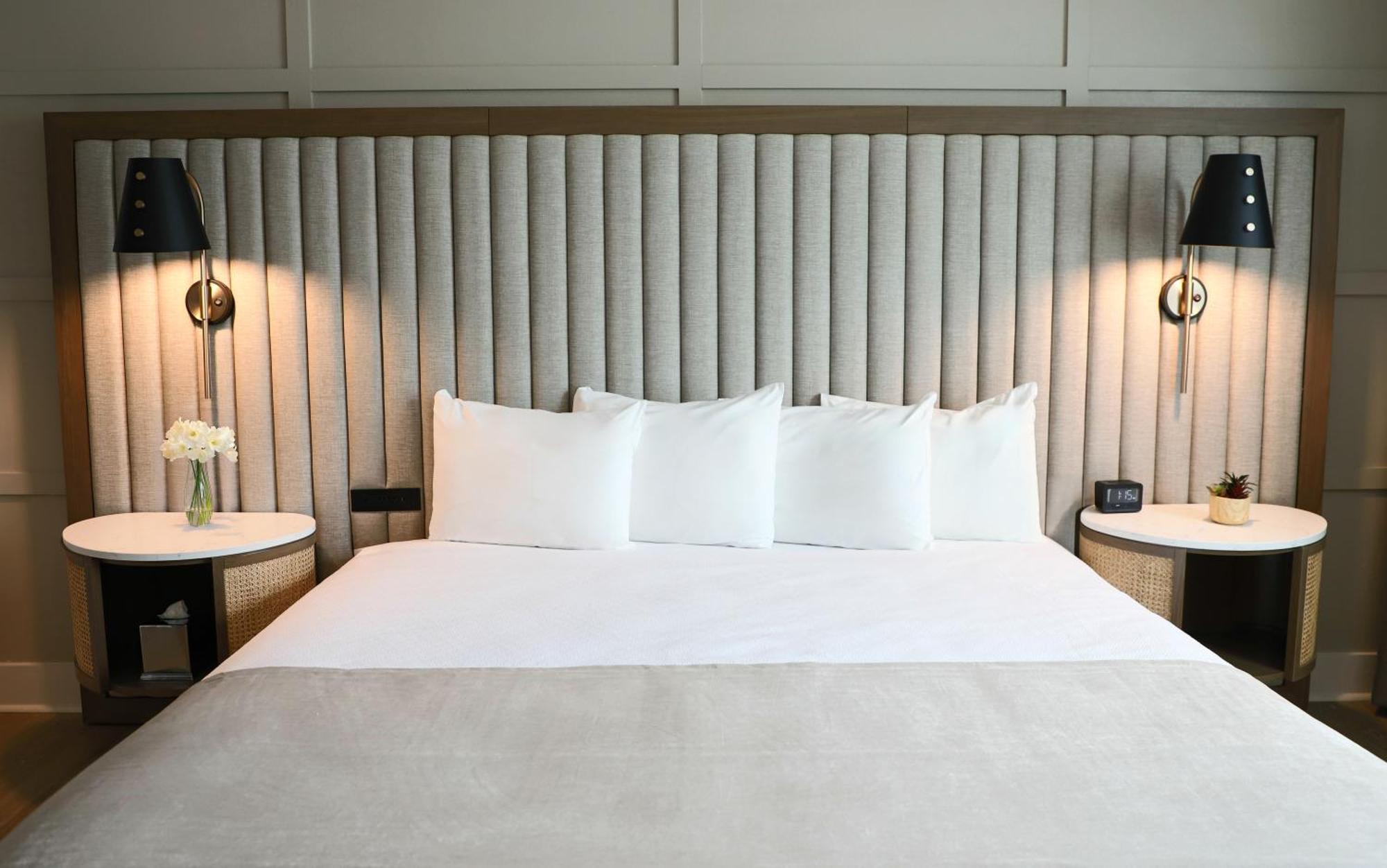 Junior Suite 1 King Bed