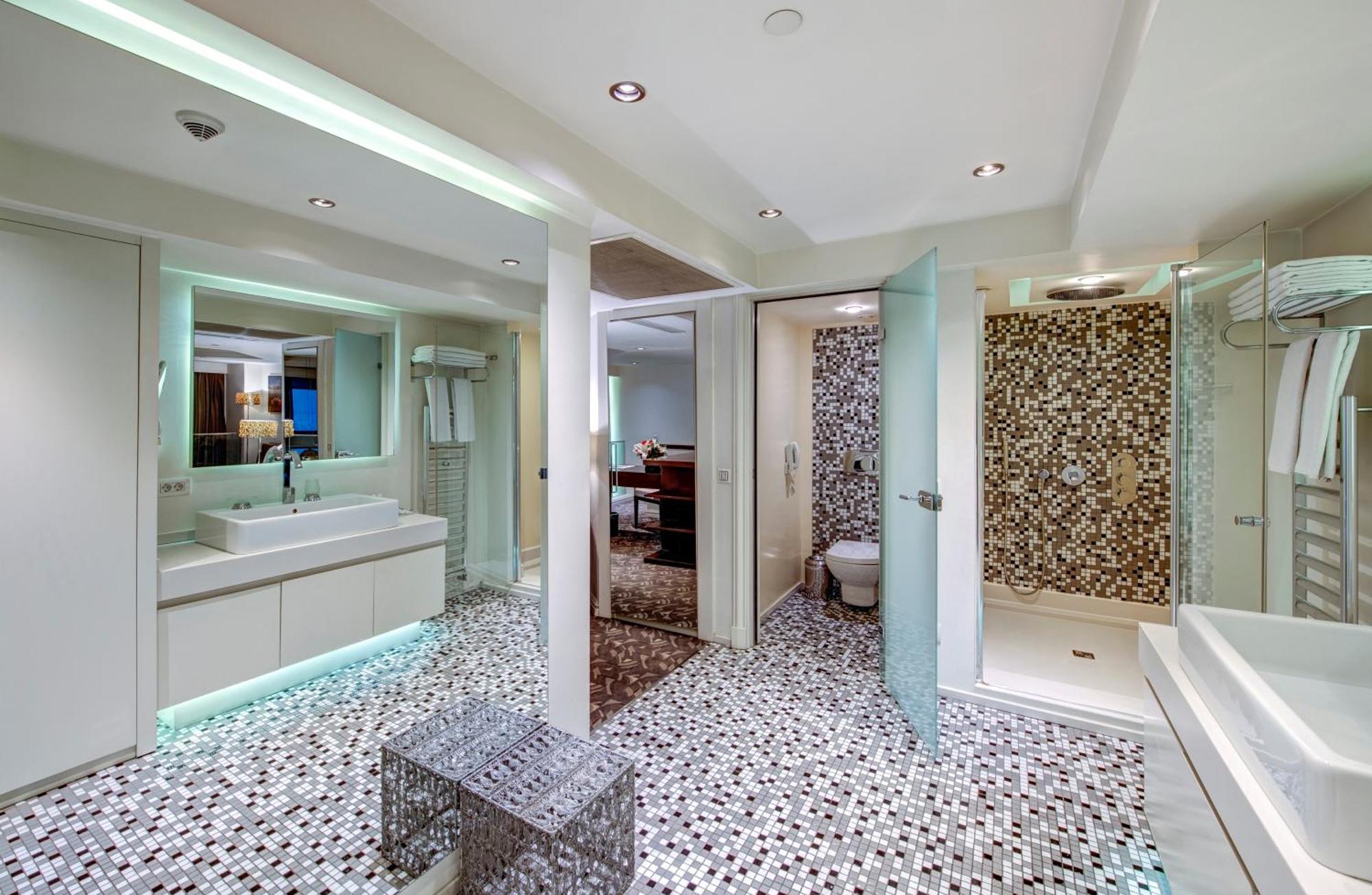 Duplex Superior Suite City View