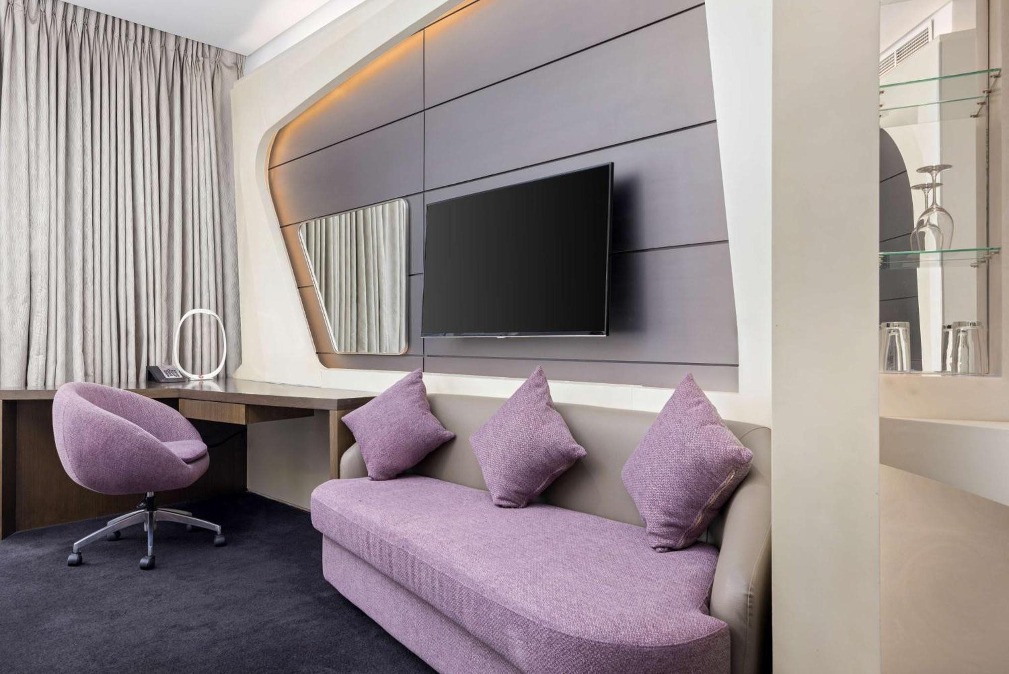 Deluxe King Room