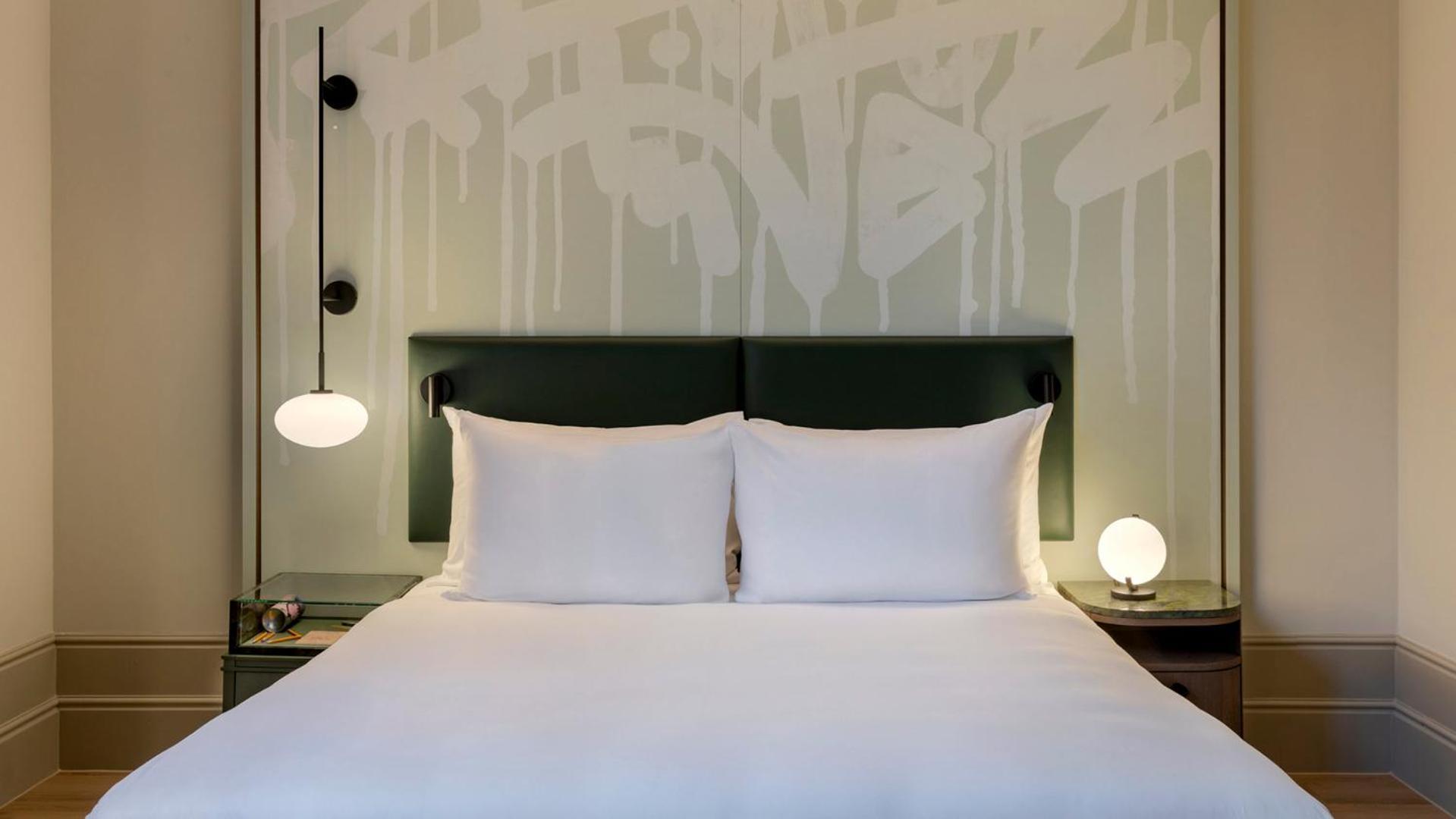 Deluxe Queen Room