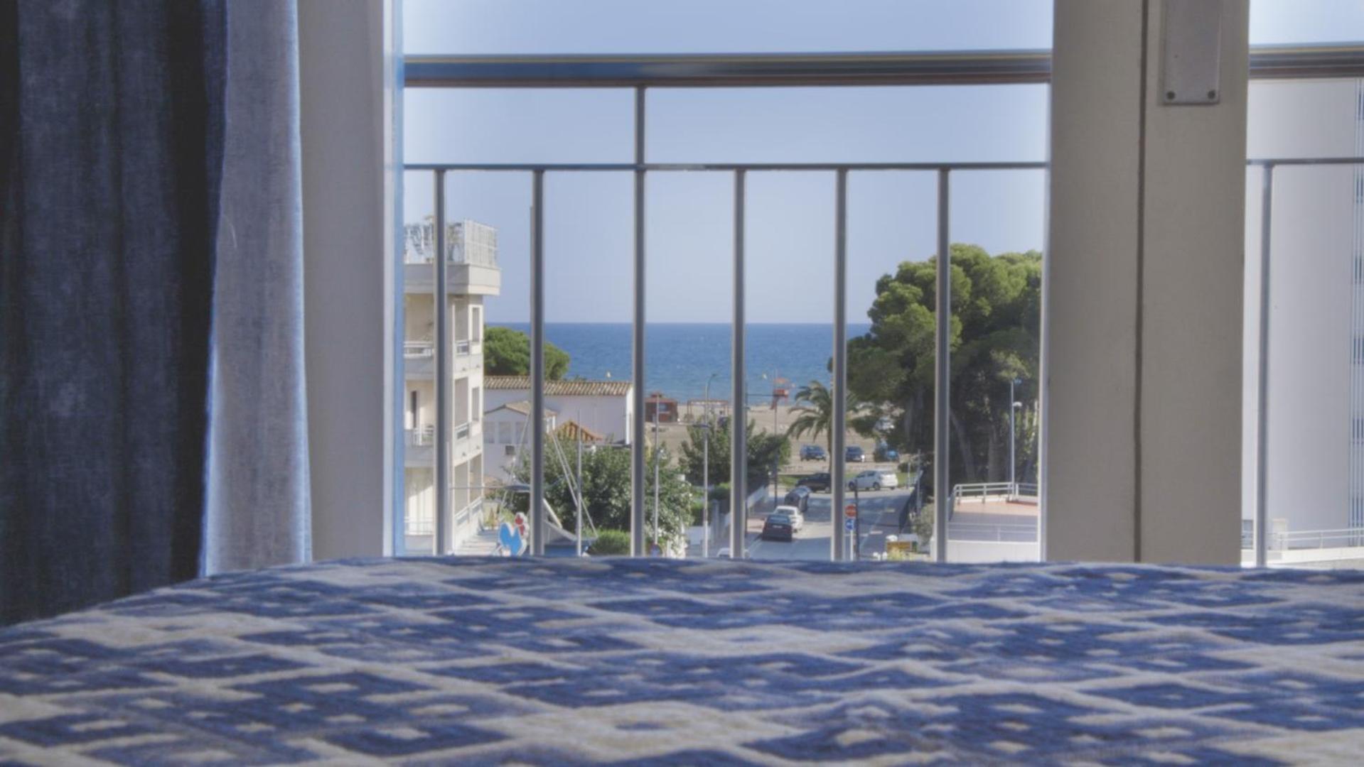 Quarto Triplo (2 Adultos + 1 Criança)
