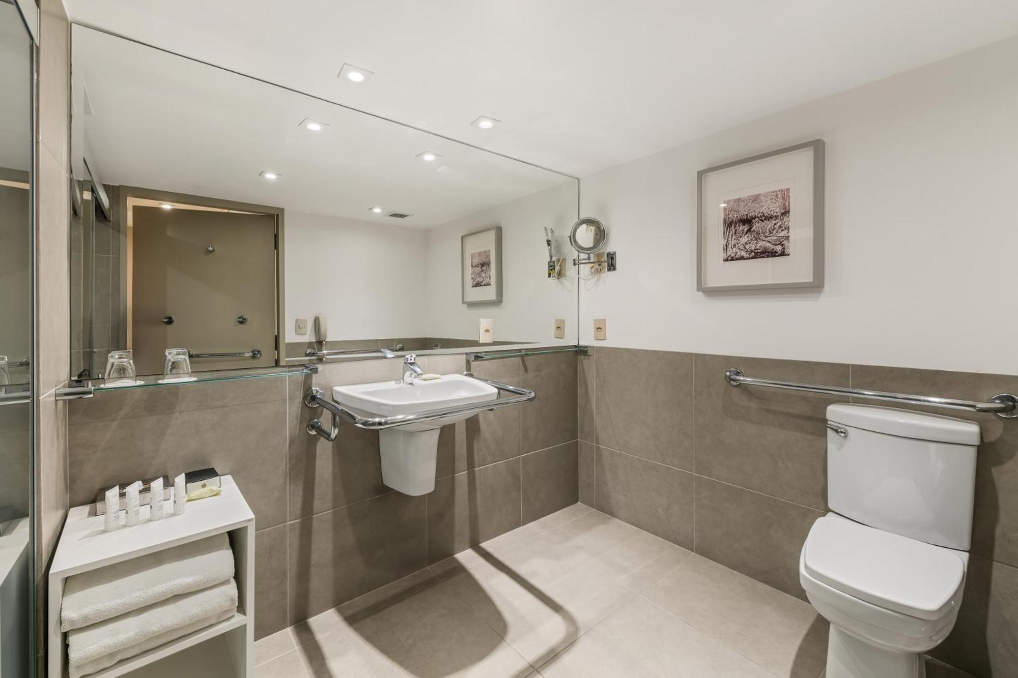 Classic King Room Accessible