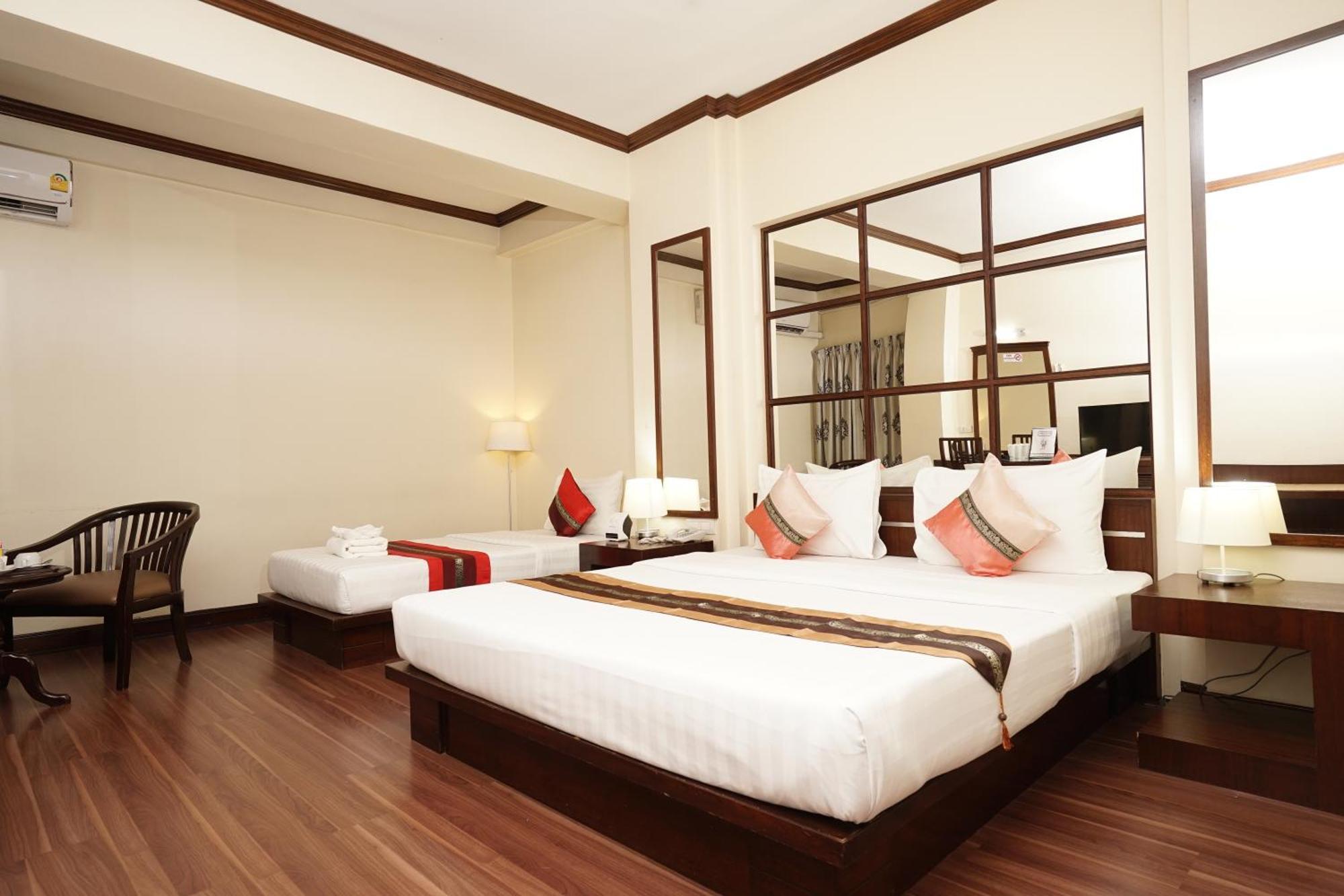 Triple Room
