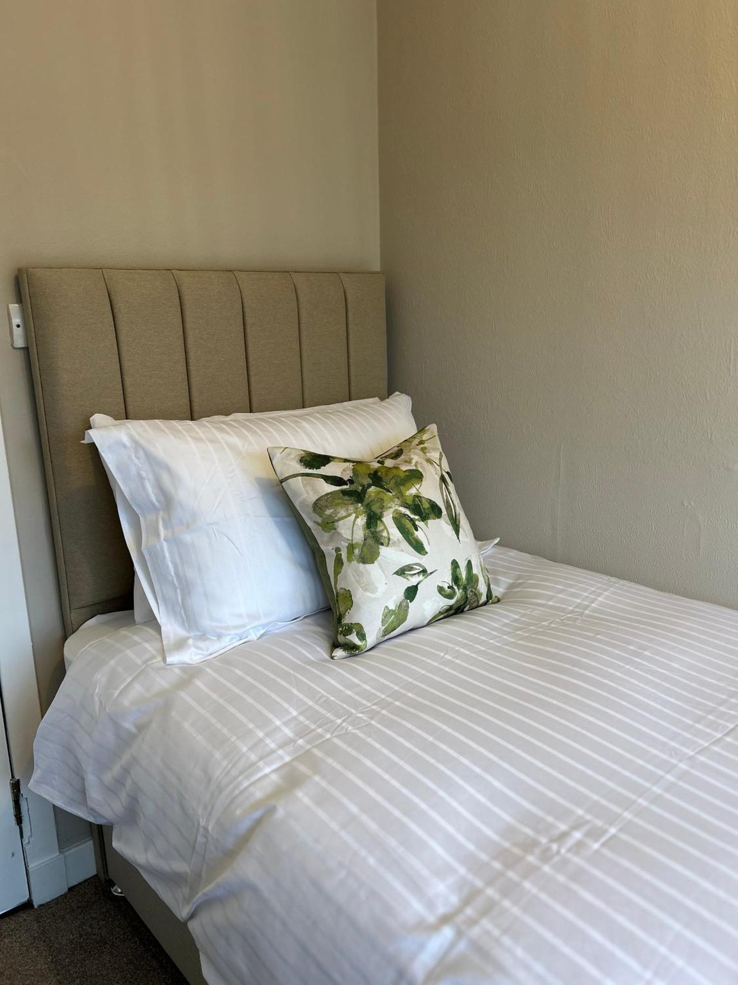 Single Room Shared Shower Toilet