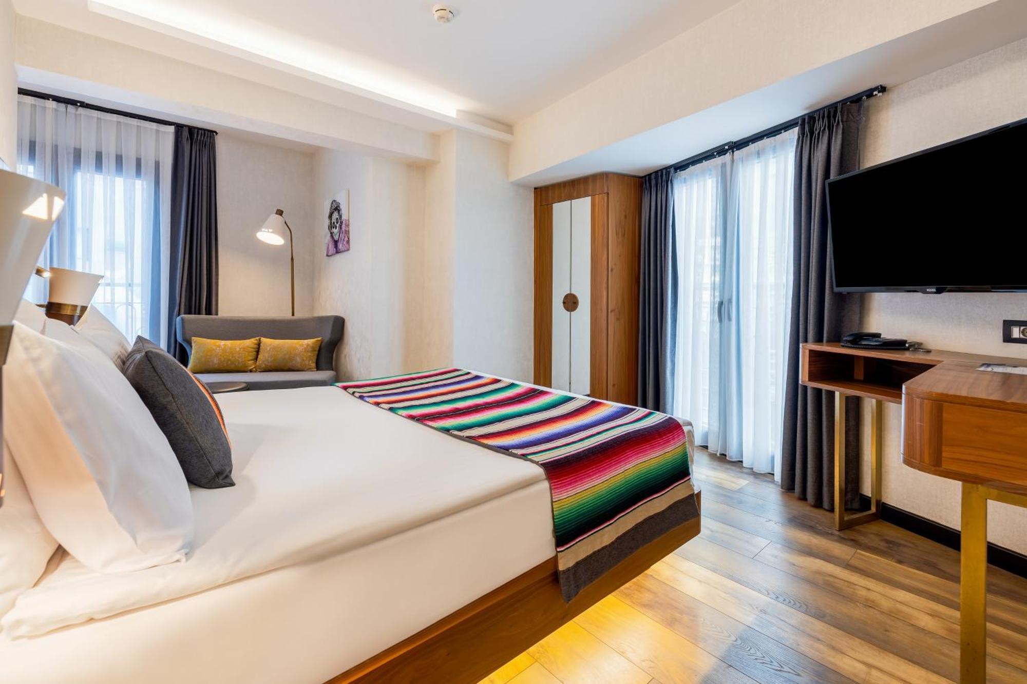 Deluxe King Room