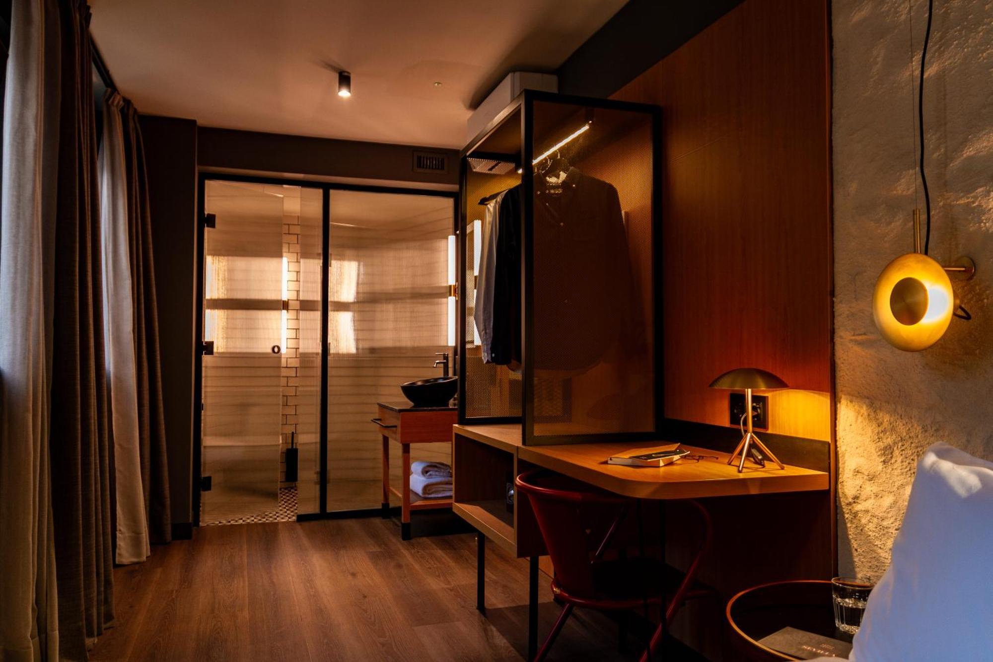 Single Room Double Bed