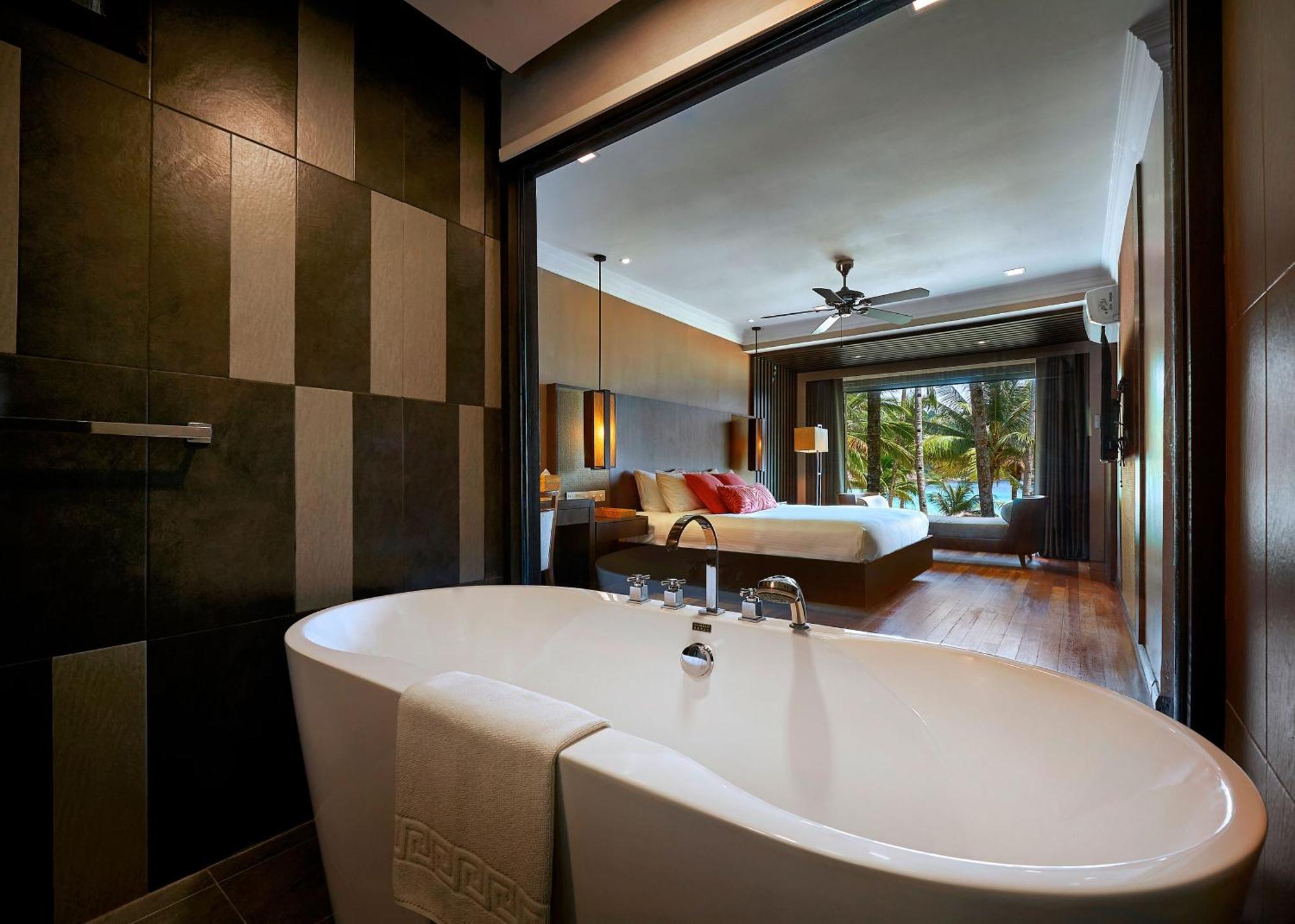 Ocean Front Suite