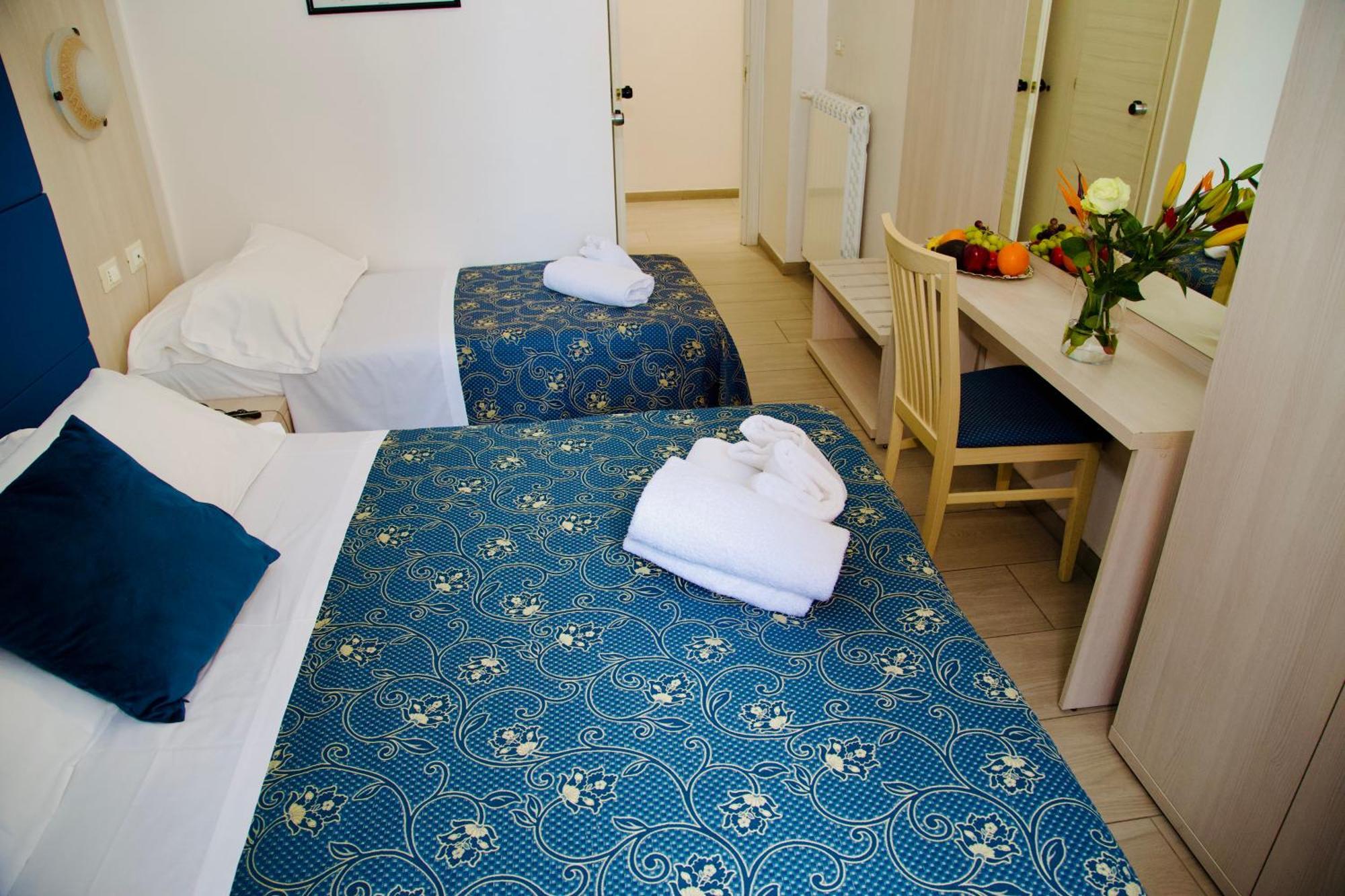 Comfort Triple Room