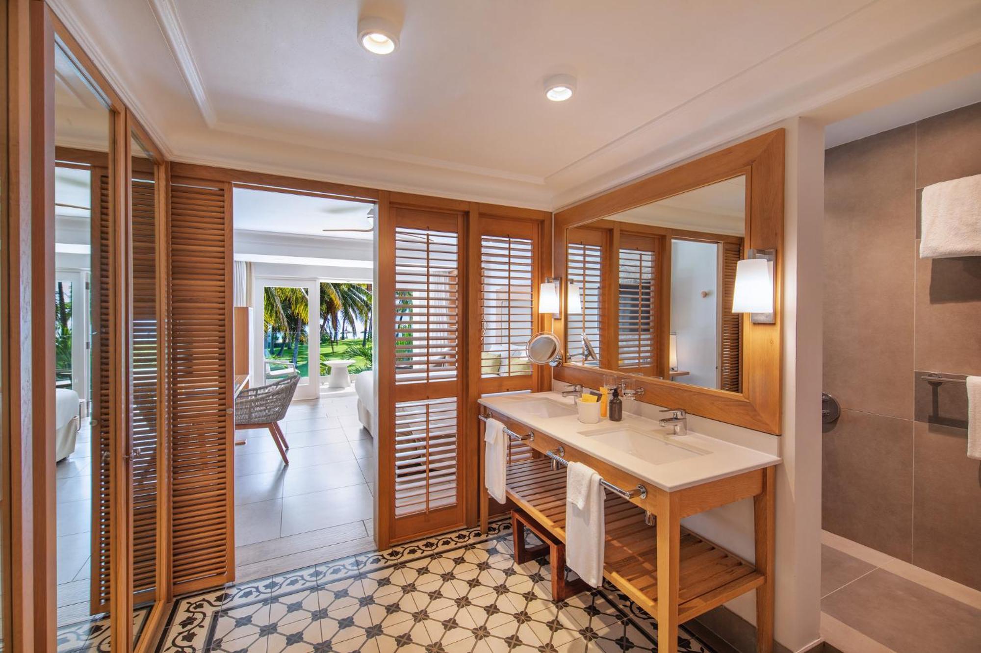 Deluxe Sea View Room
