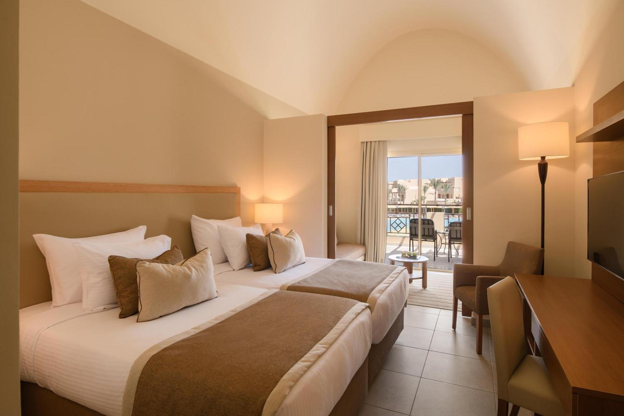 Family Deluxe twin Room Pool View