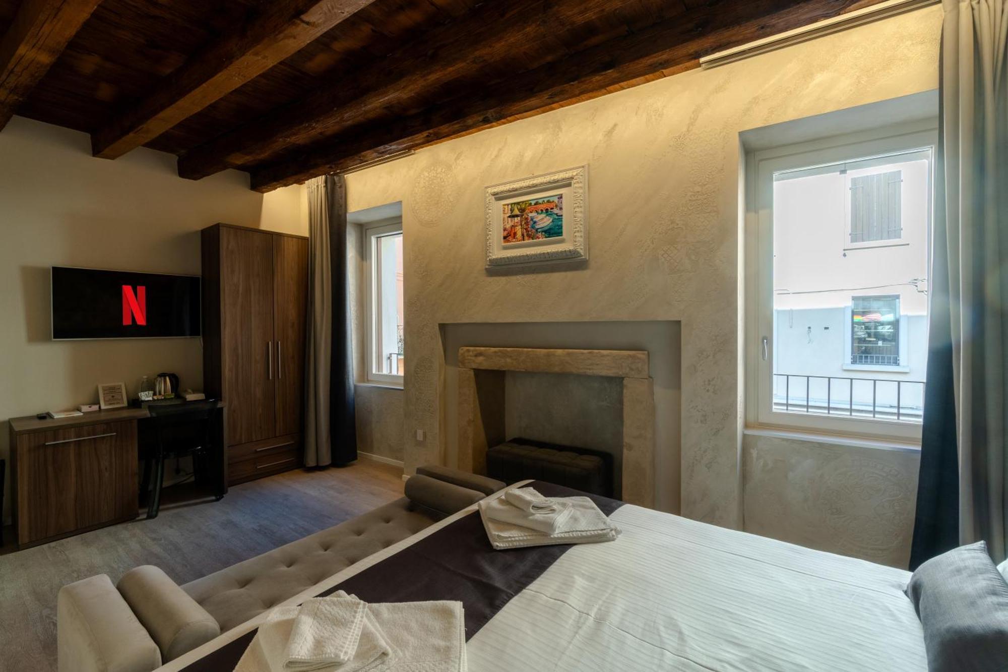 Superior King Room