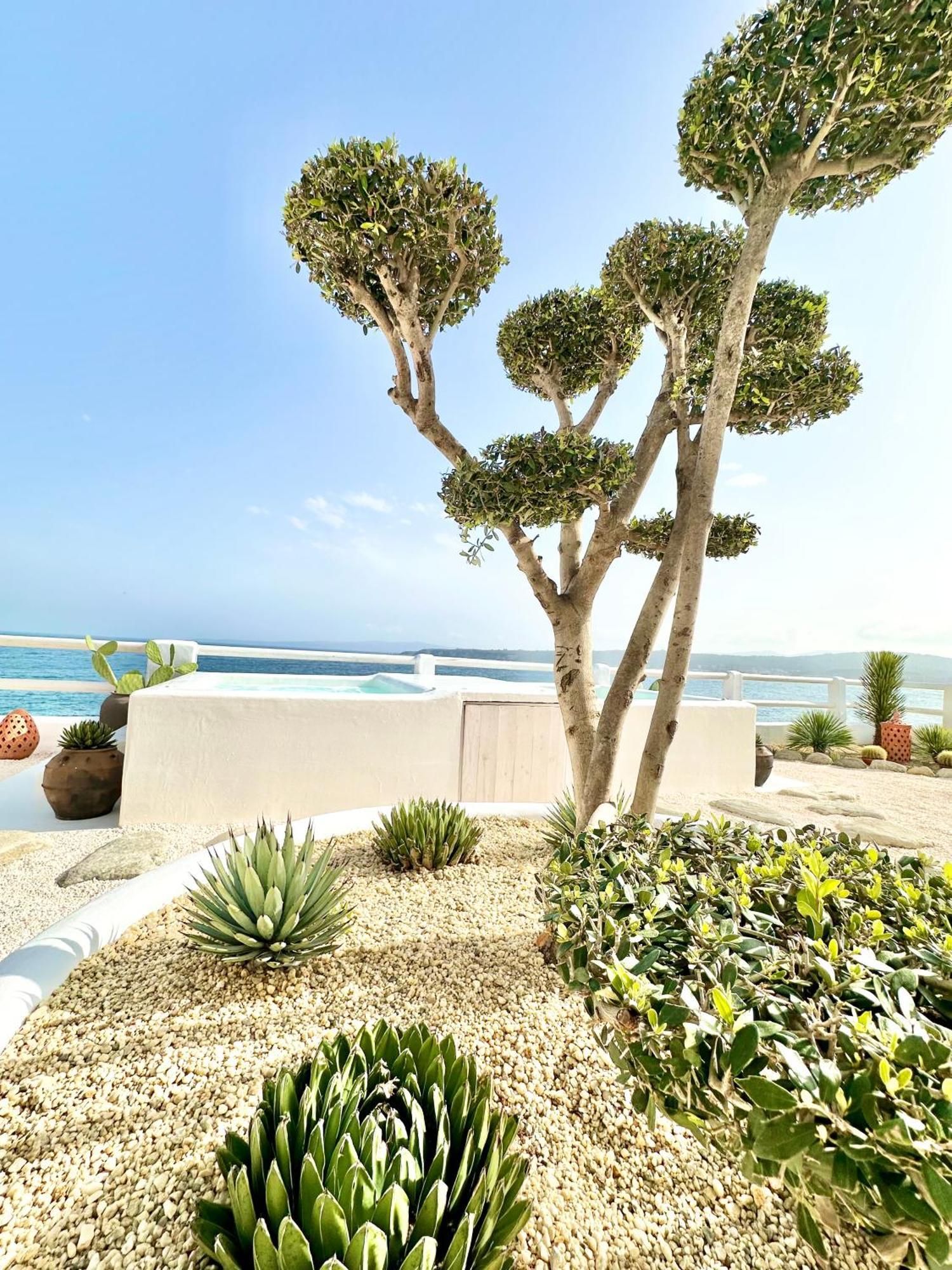 Two-Bedroom Apartment Sea View